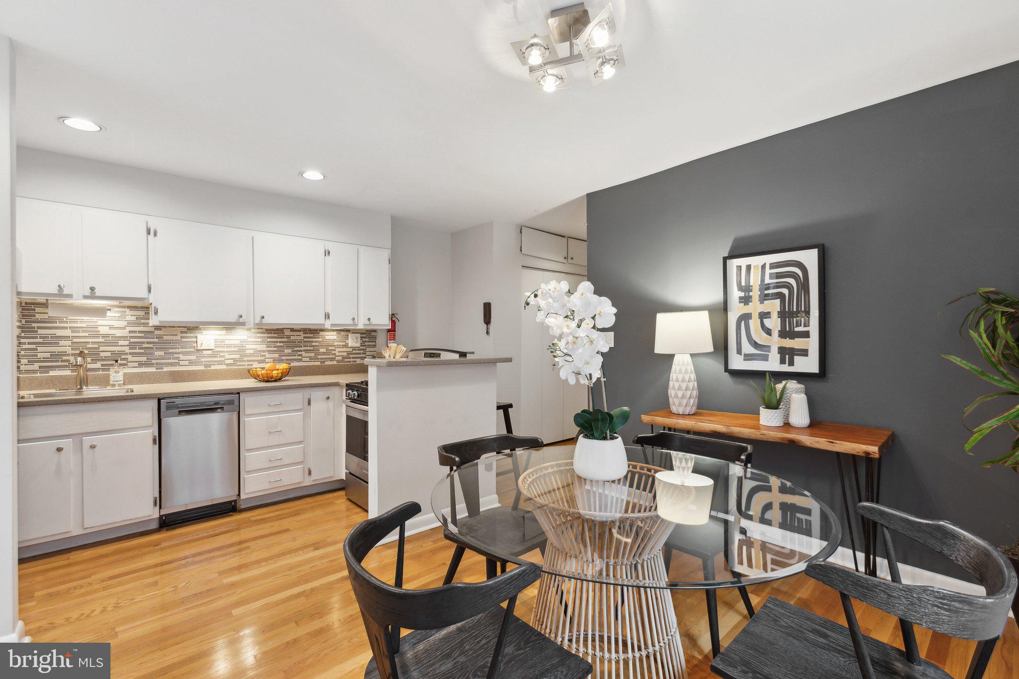 LOGAN CIRCLE - Residential