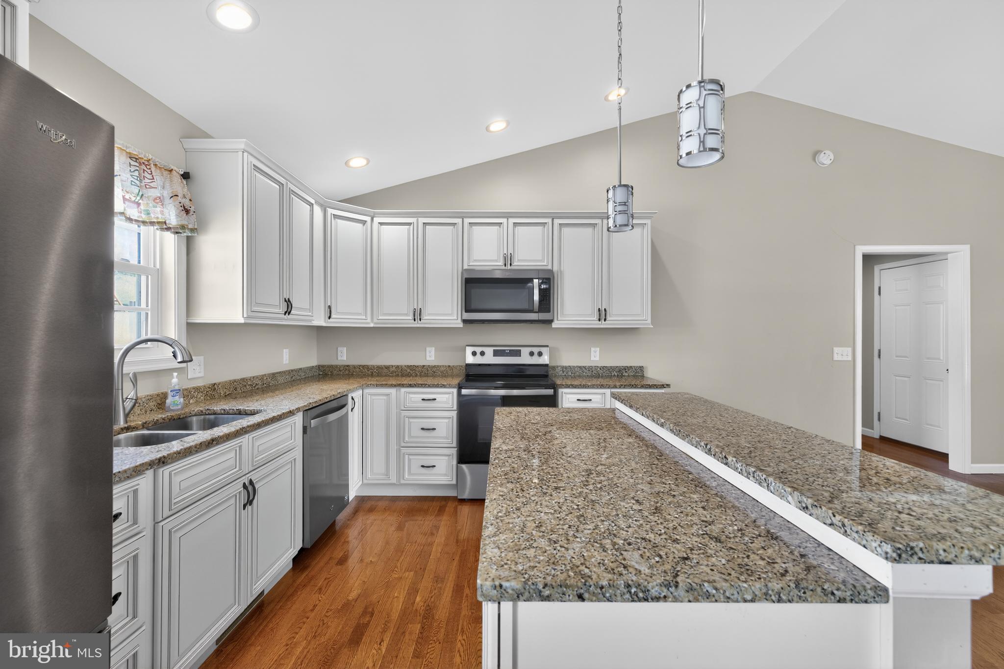 GROTTOES - Residential