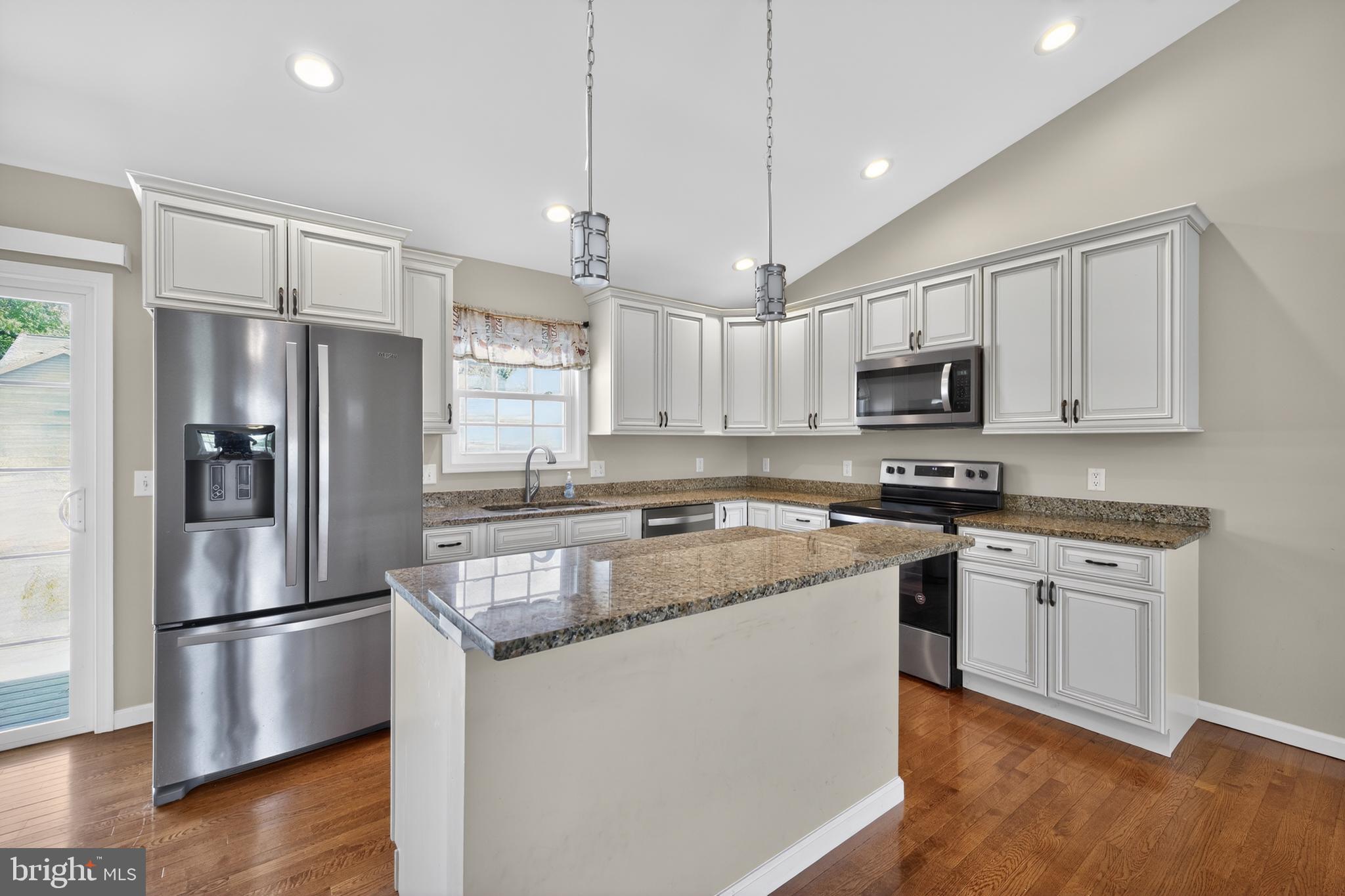 GROTTOES - Residential