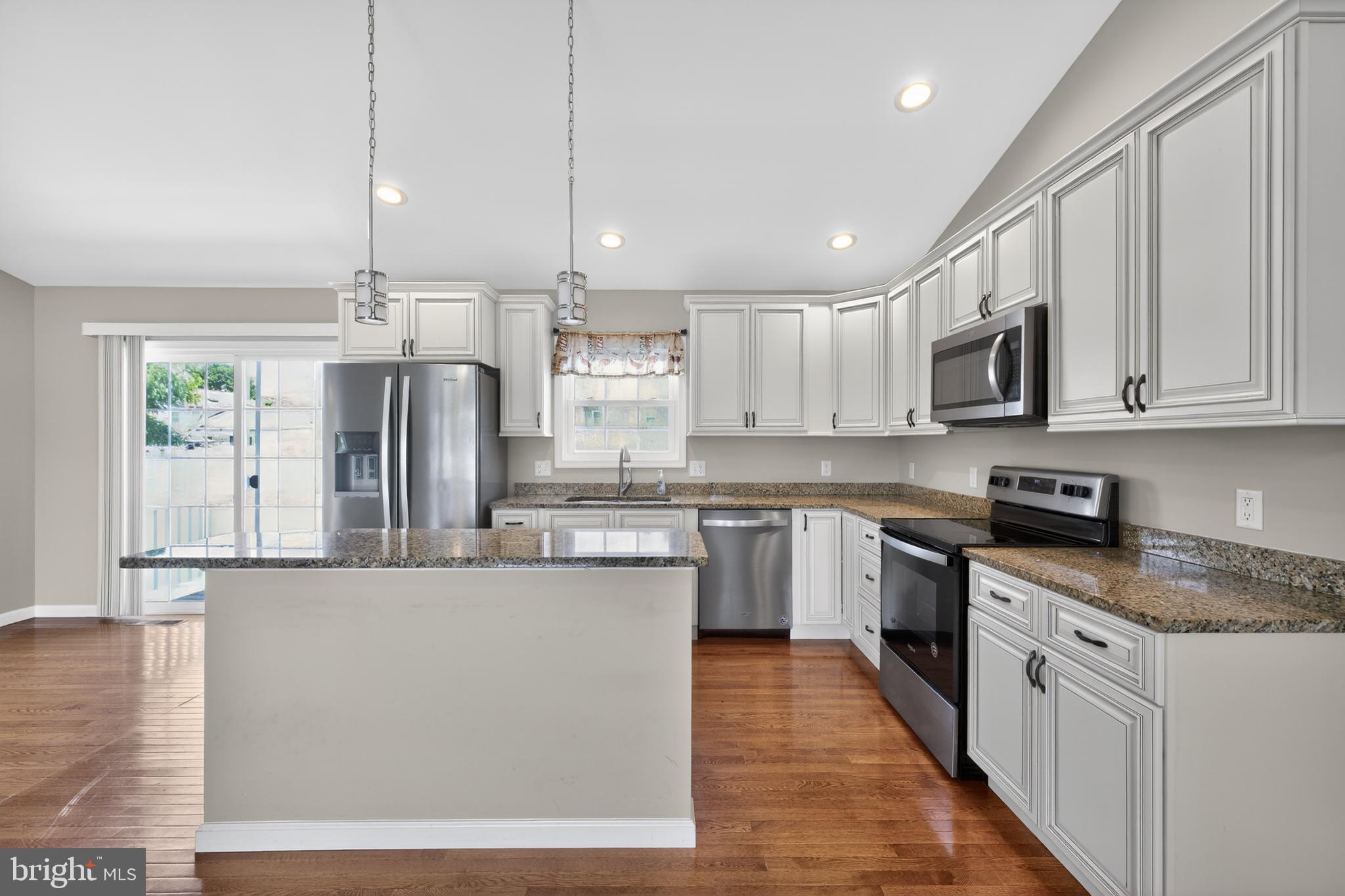 GROTTOES - Residential