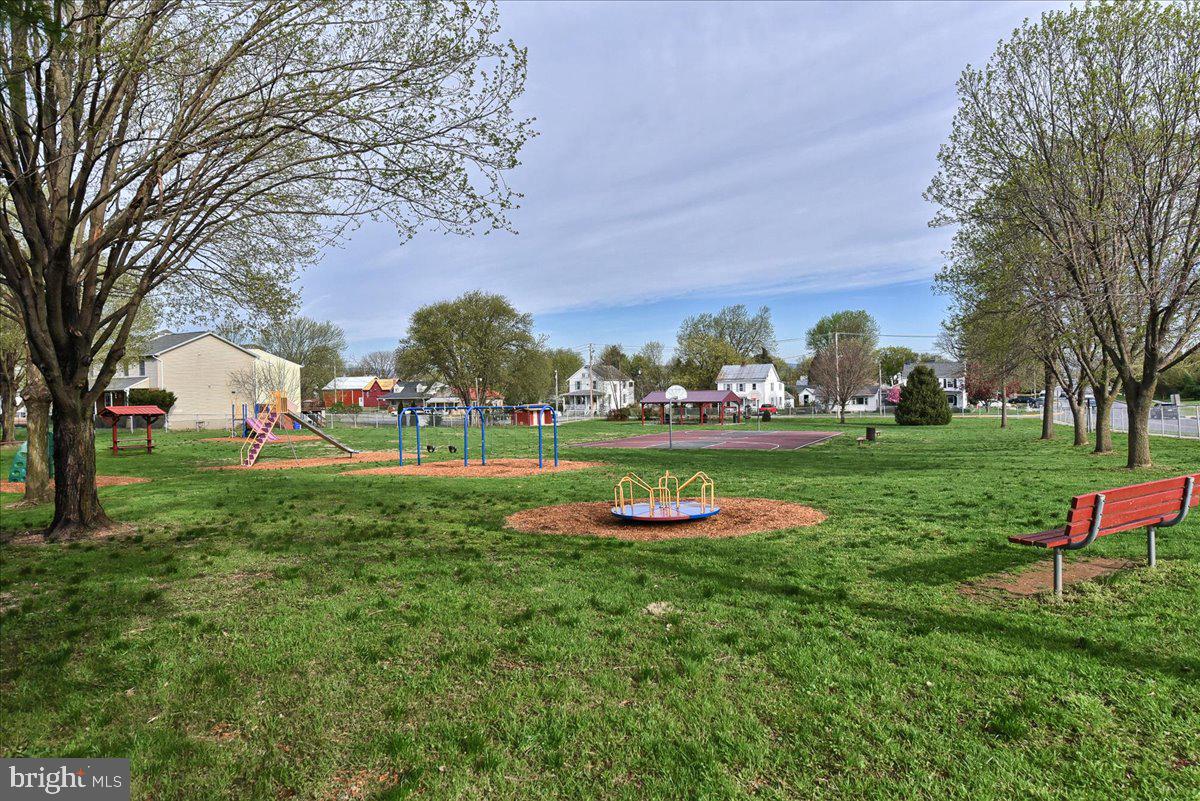 GLADE TOWN - Residential Lease