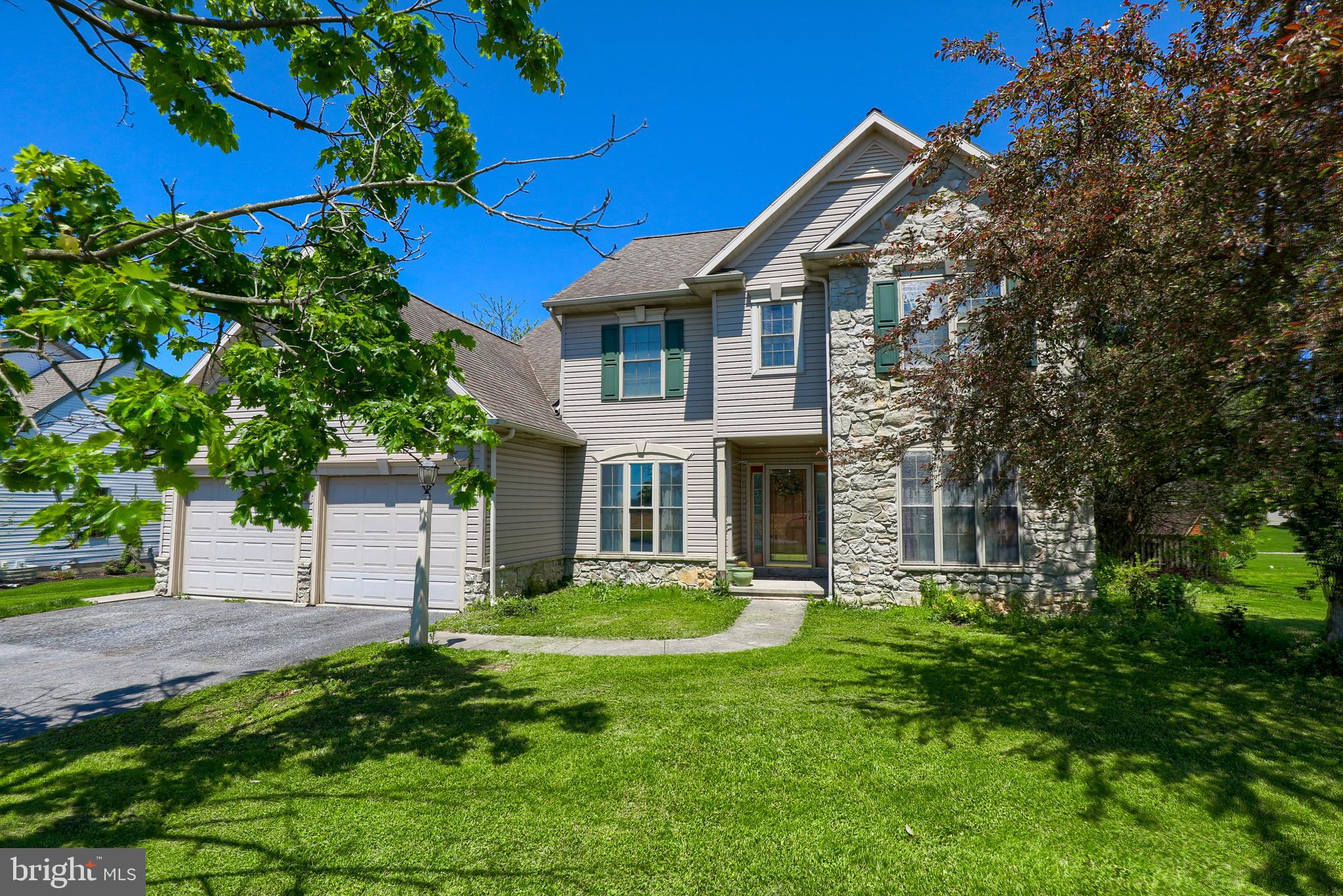 Open floor plan 4 bedroom home with lots of natural light.  This 2476 square foot  home features all gas appliances, kitchen with island, 2 car oversized garage and full dry basement.