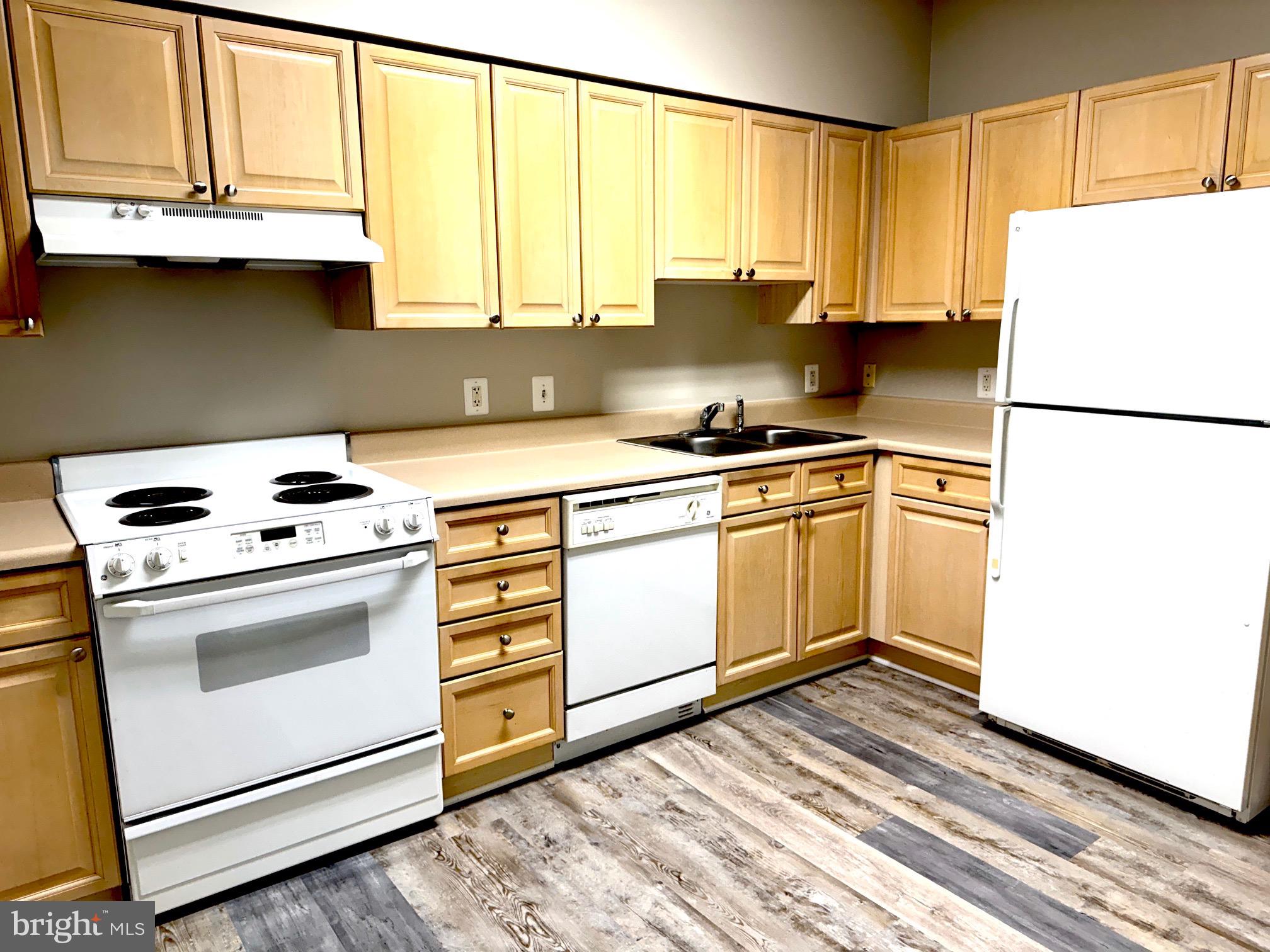 BLUE RIDGE AT LANSDOWNE WOODS - Residential