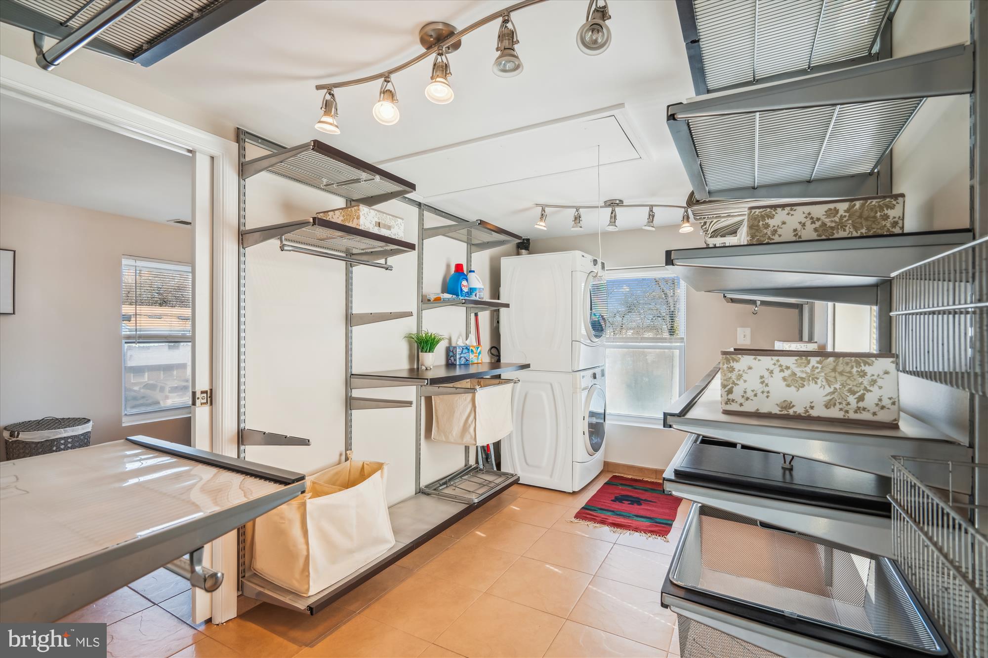 HIGH RIDGE - Residential