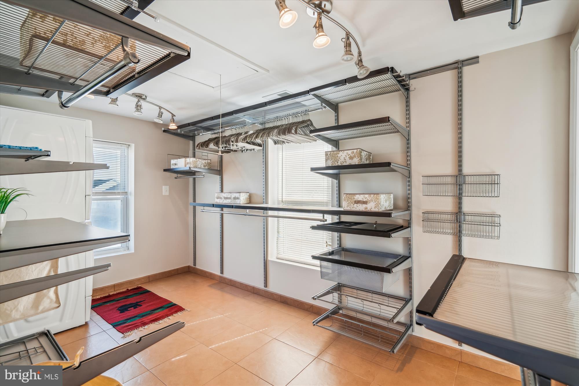 HIGH RIDGE - Residential