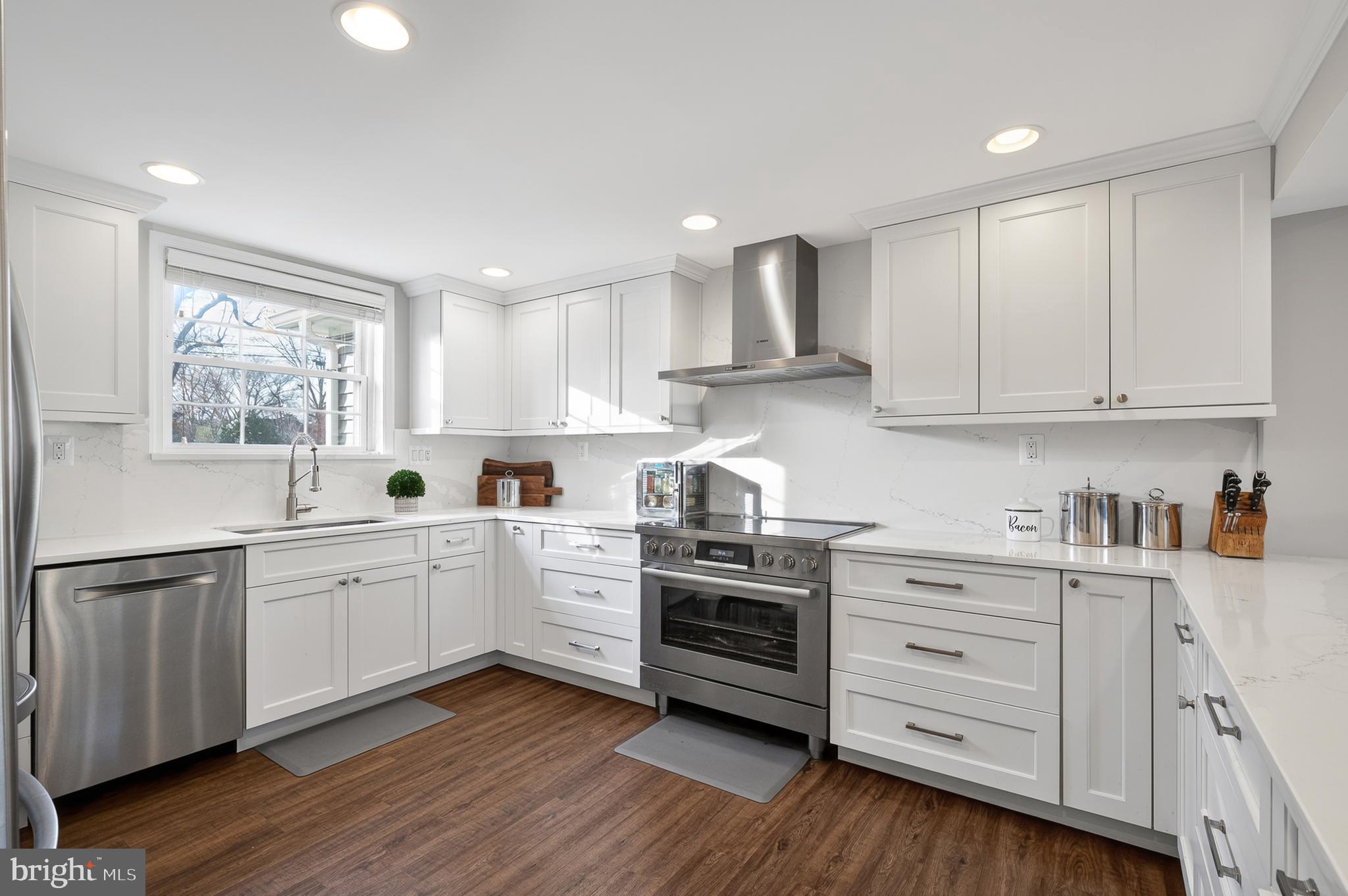 WAYNEWOOD - Residential