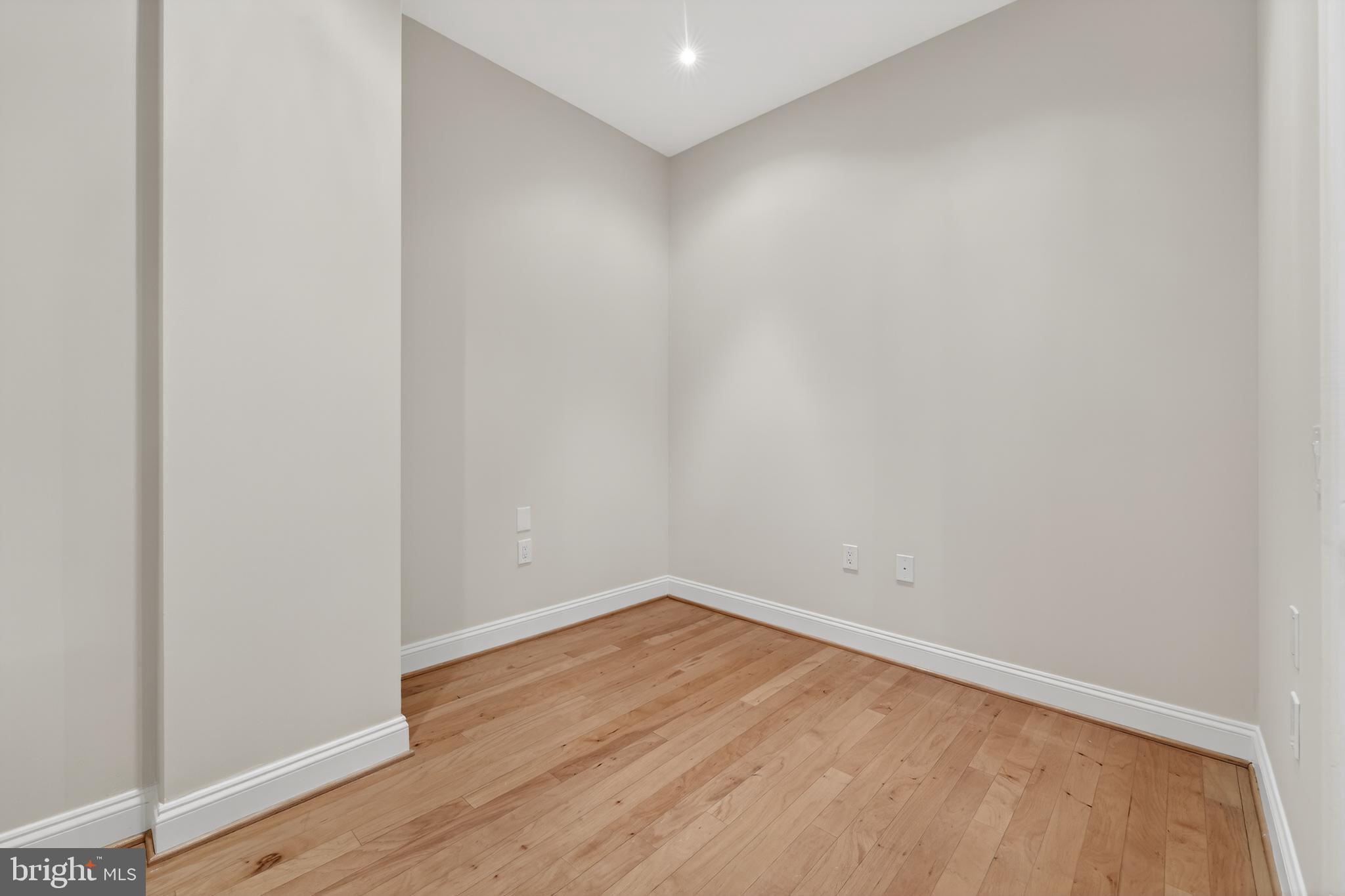 LOGAN CIRCLE - Residential