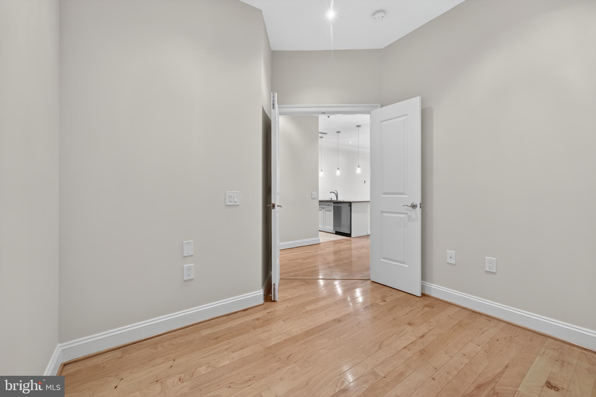 LOGAN CIRCLE - Residential