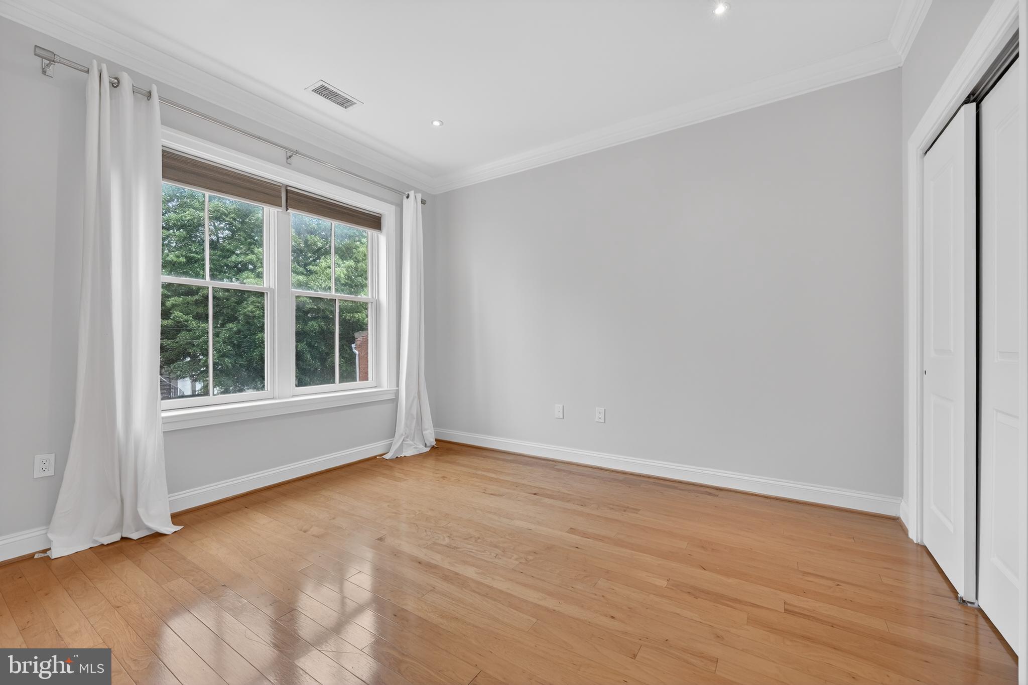 LOGAN CIRCLE - Residential