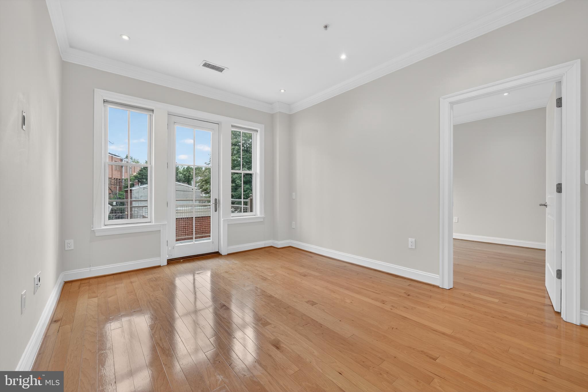 LOGAN CIRCLE - Residential