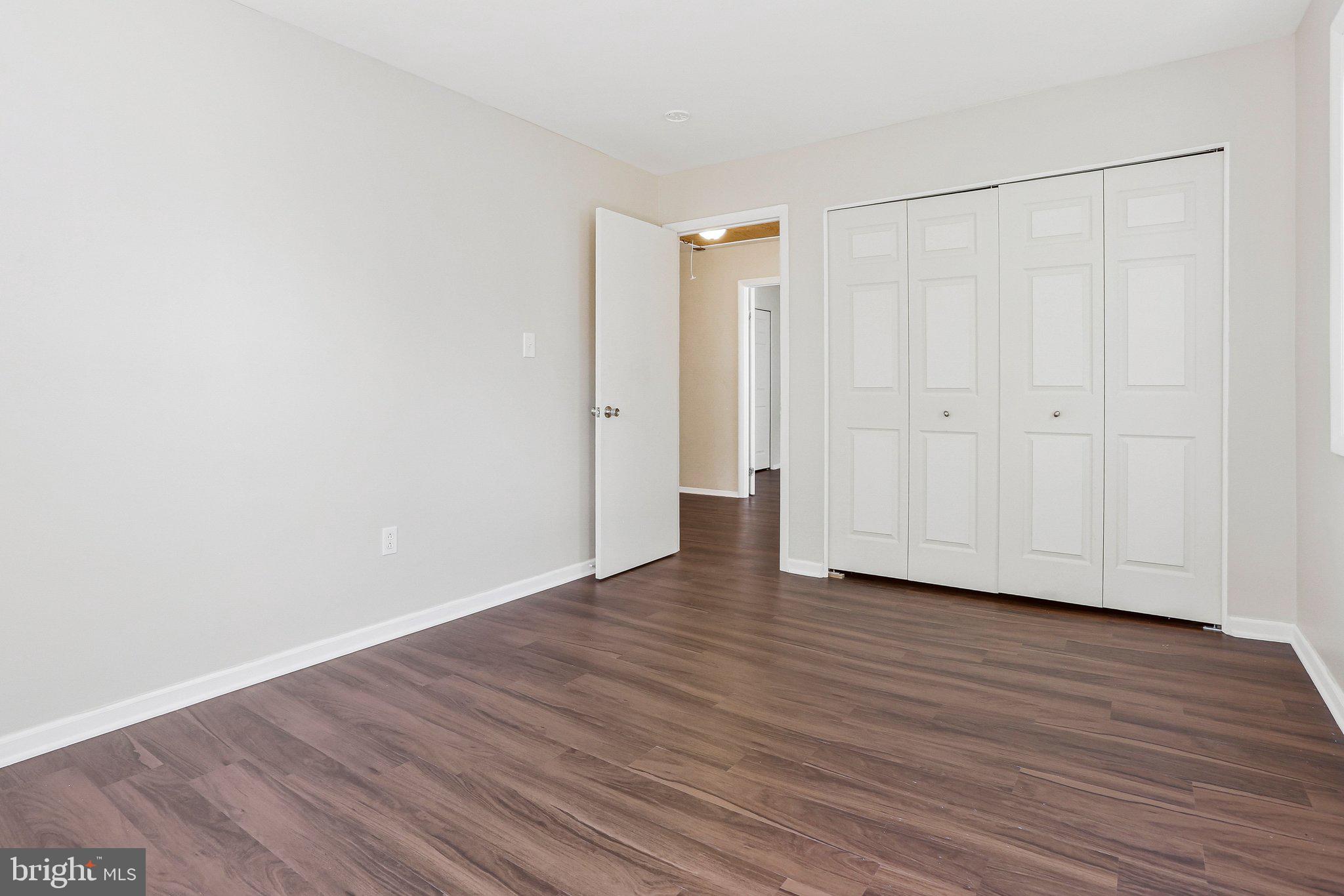 LAURELTON - Residential