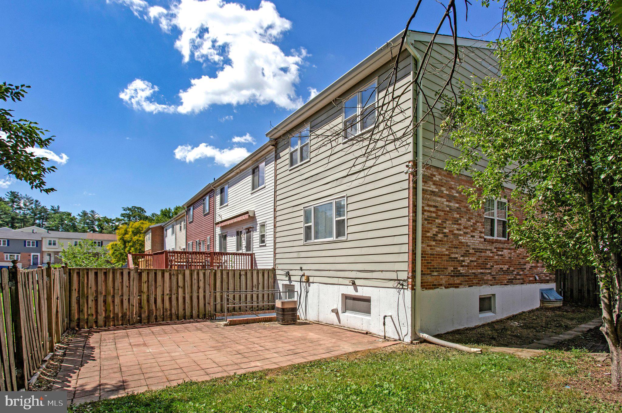 LAURELTON - Residential