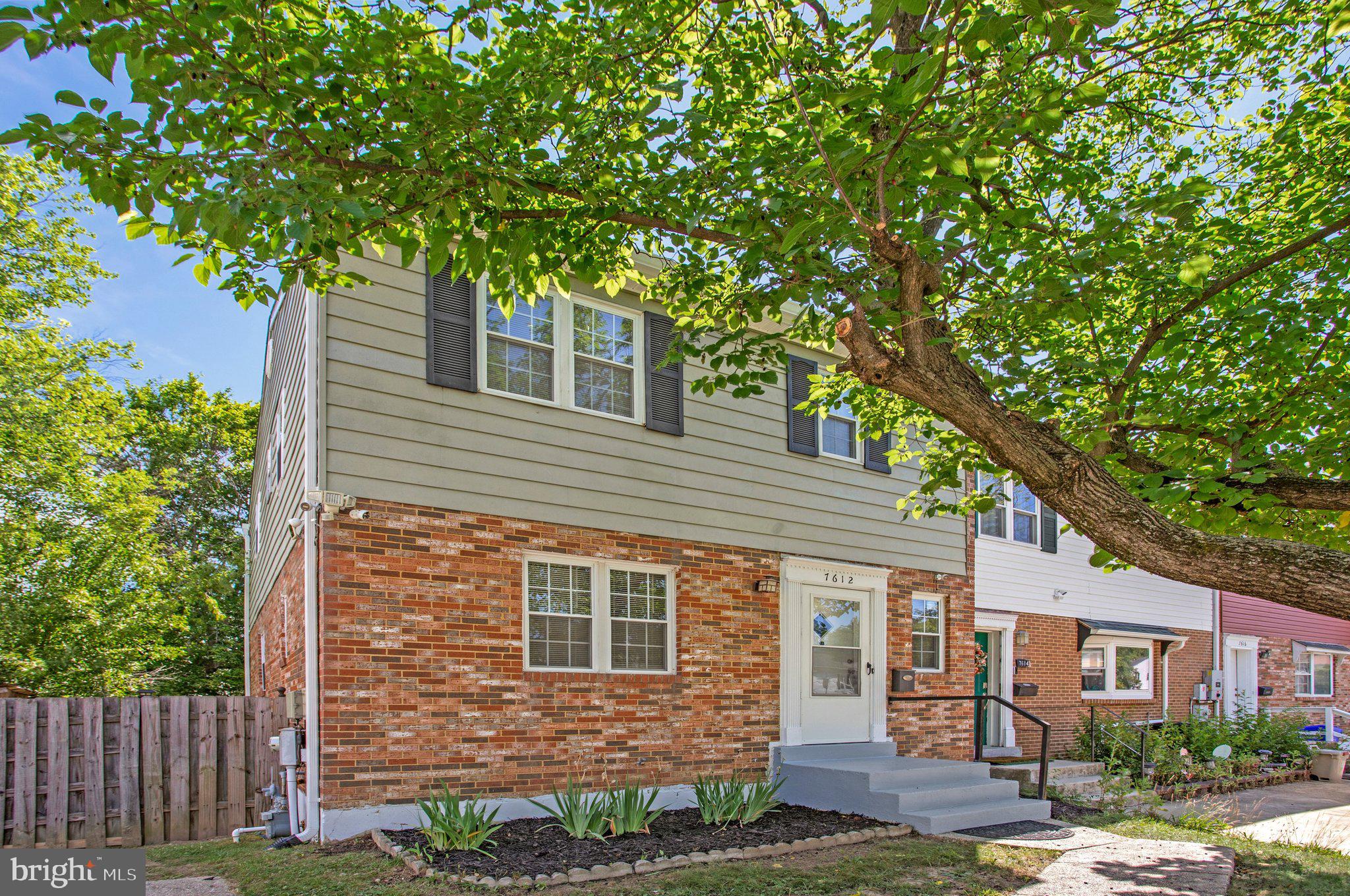 LAURELTON - Residential