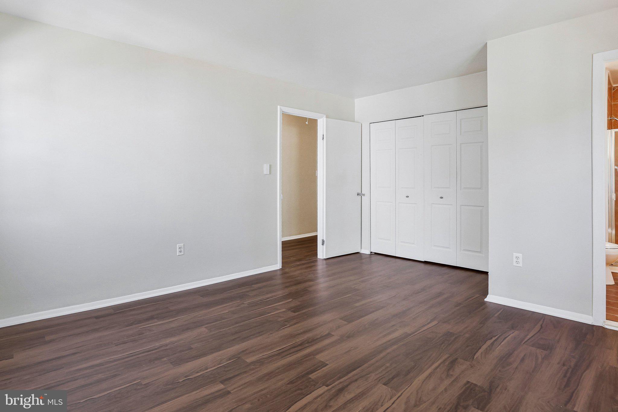 LAURELTON - Residential