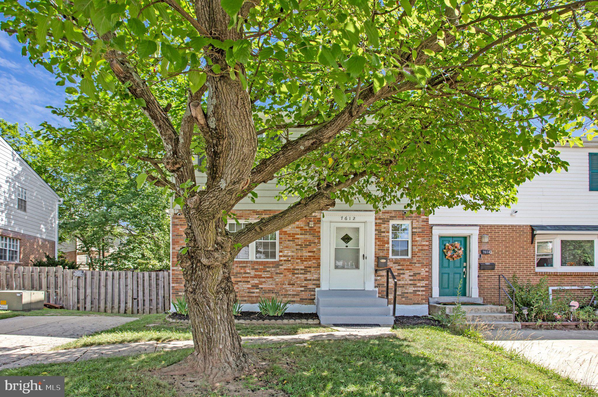 LAURELTON - Residential