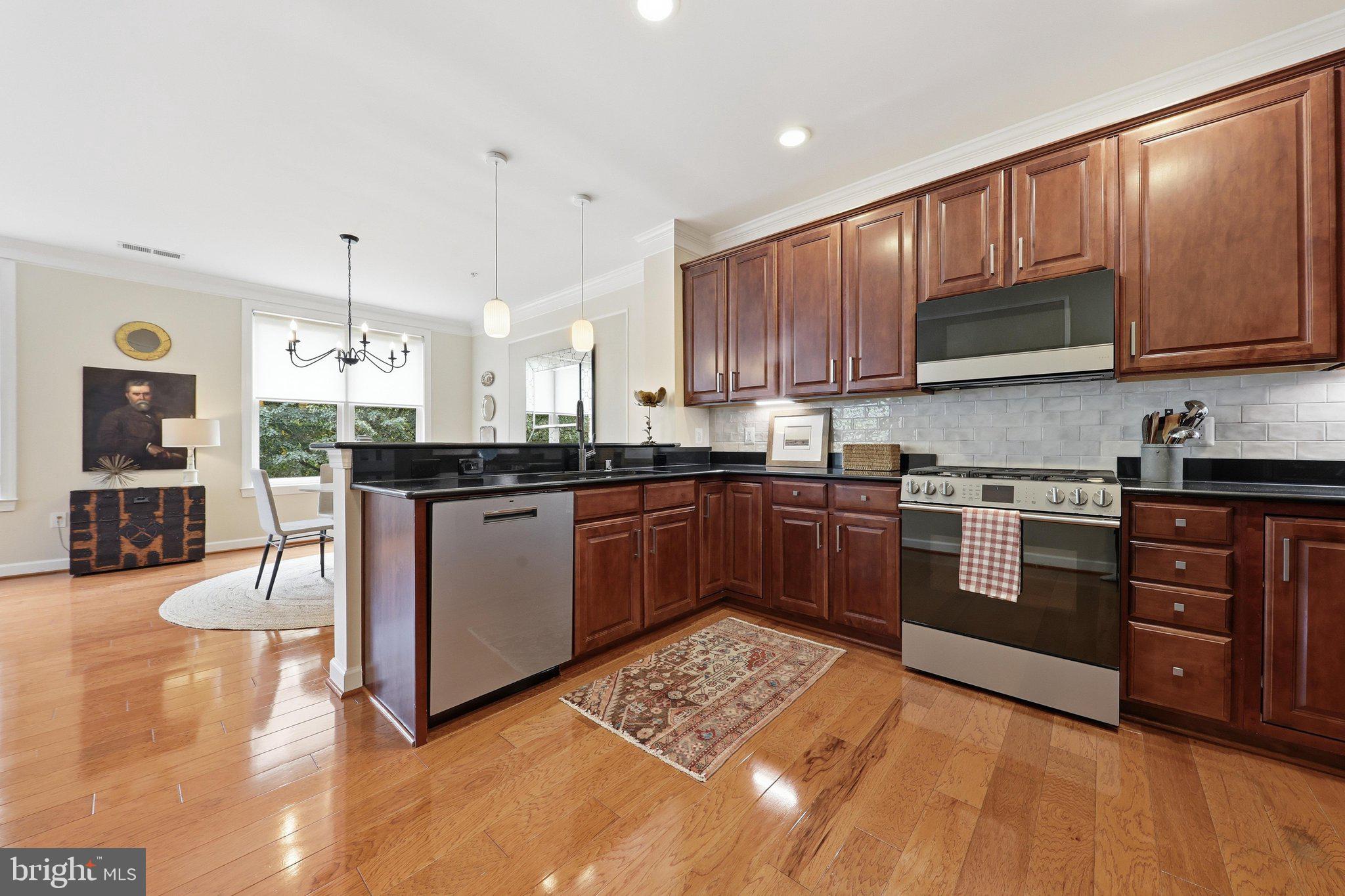 MAXWELL PLACE - Residential