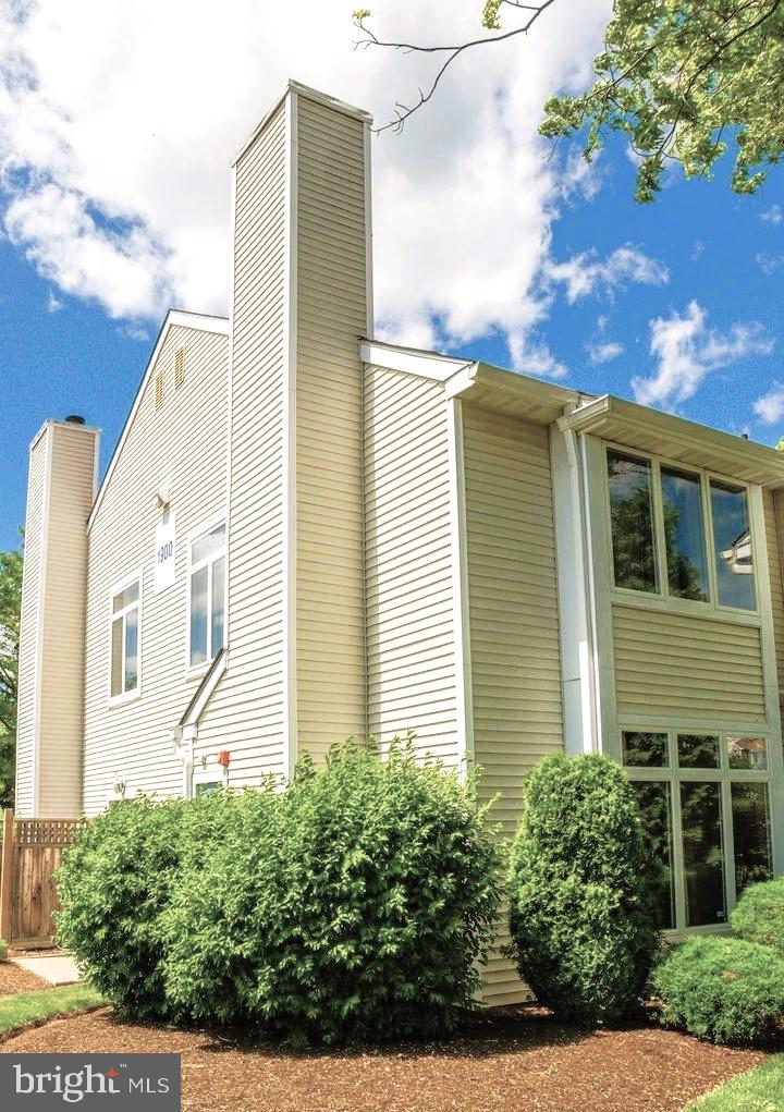 MONTGOMERY PLACE - Residential Lease