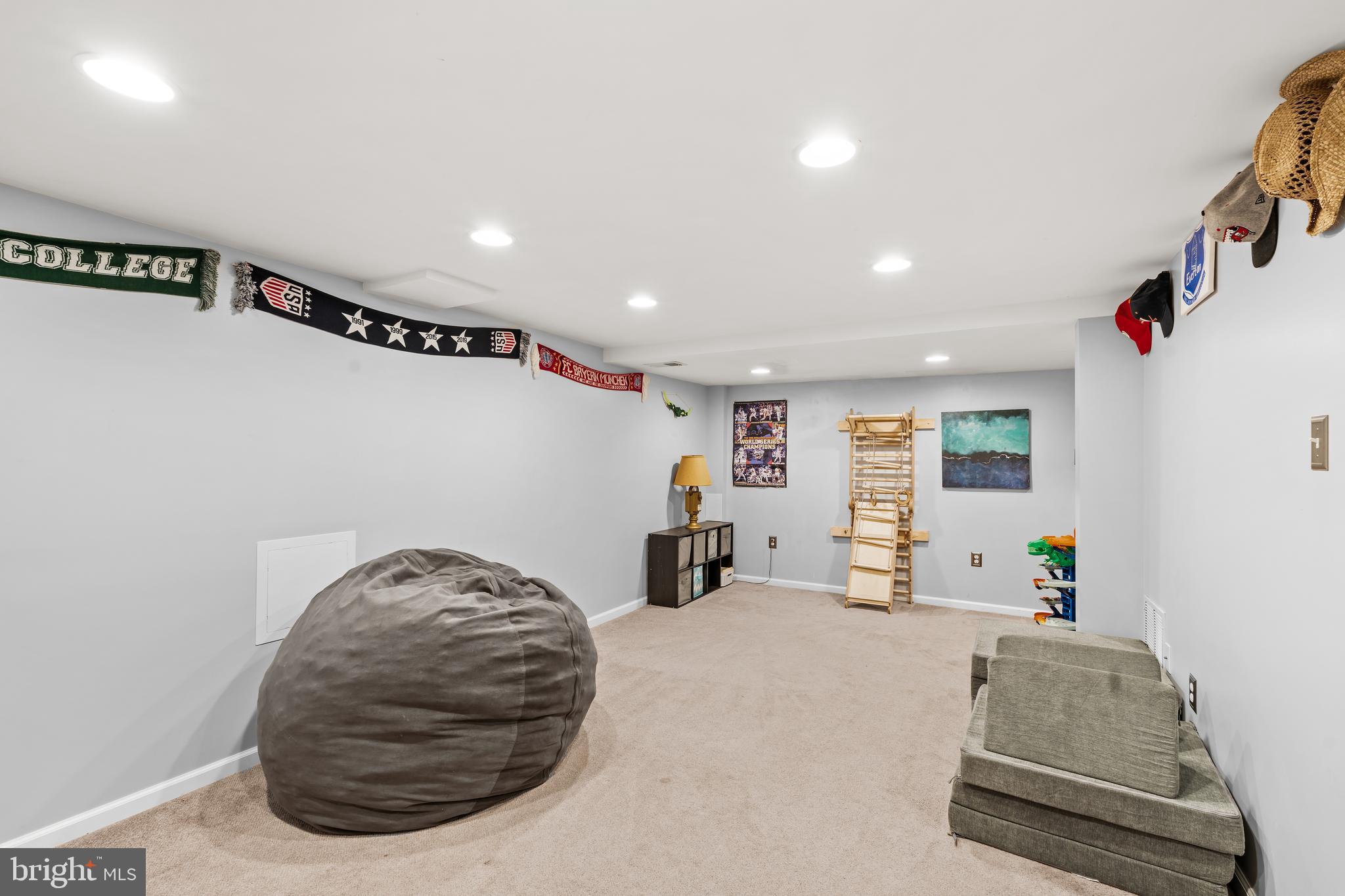 SENECA RIDGE - Residential