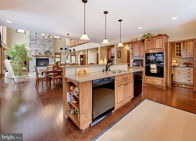 LAKEVIEW ESTATES - Residential