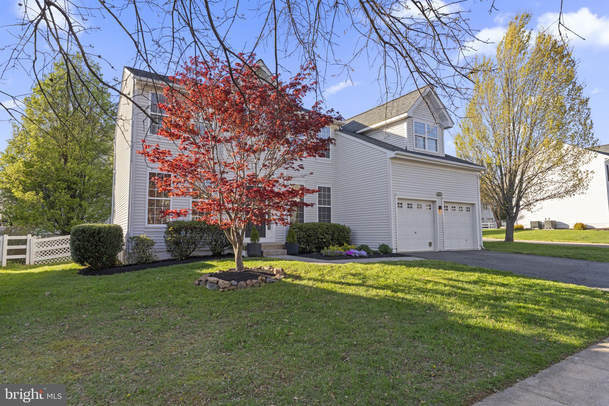 LAKE POINT - Residential
