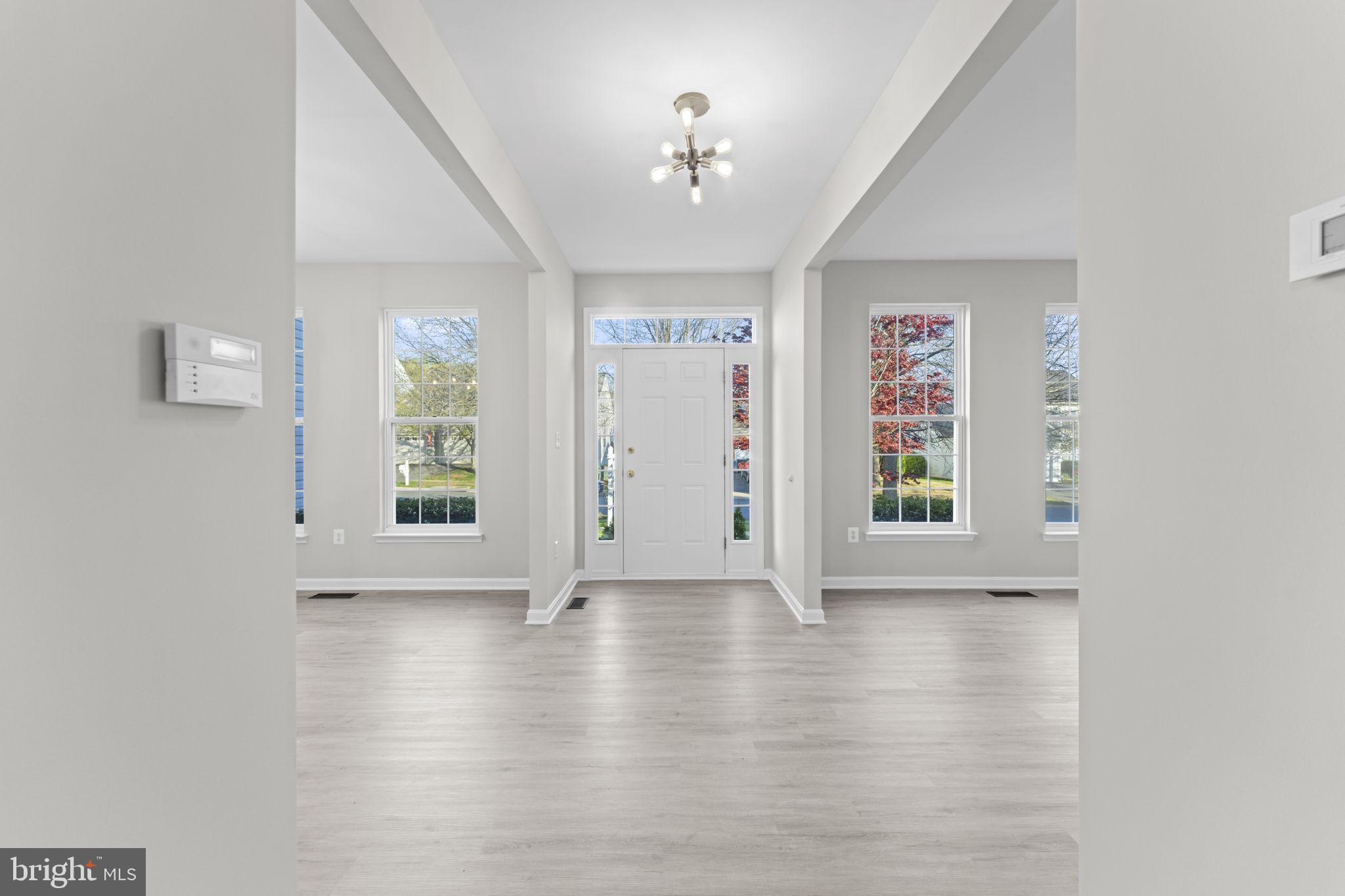 LAKE POINT - Residential