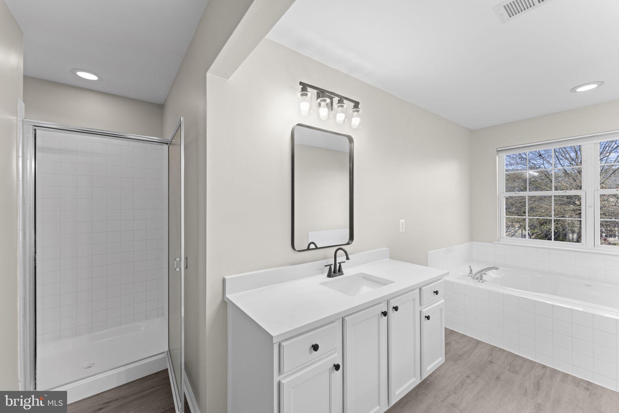 LAKE POINT - Residential
