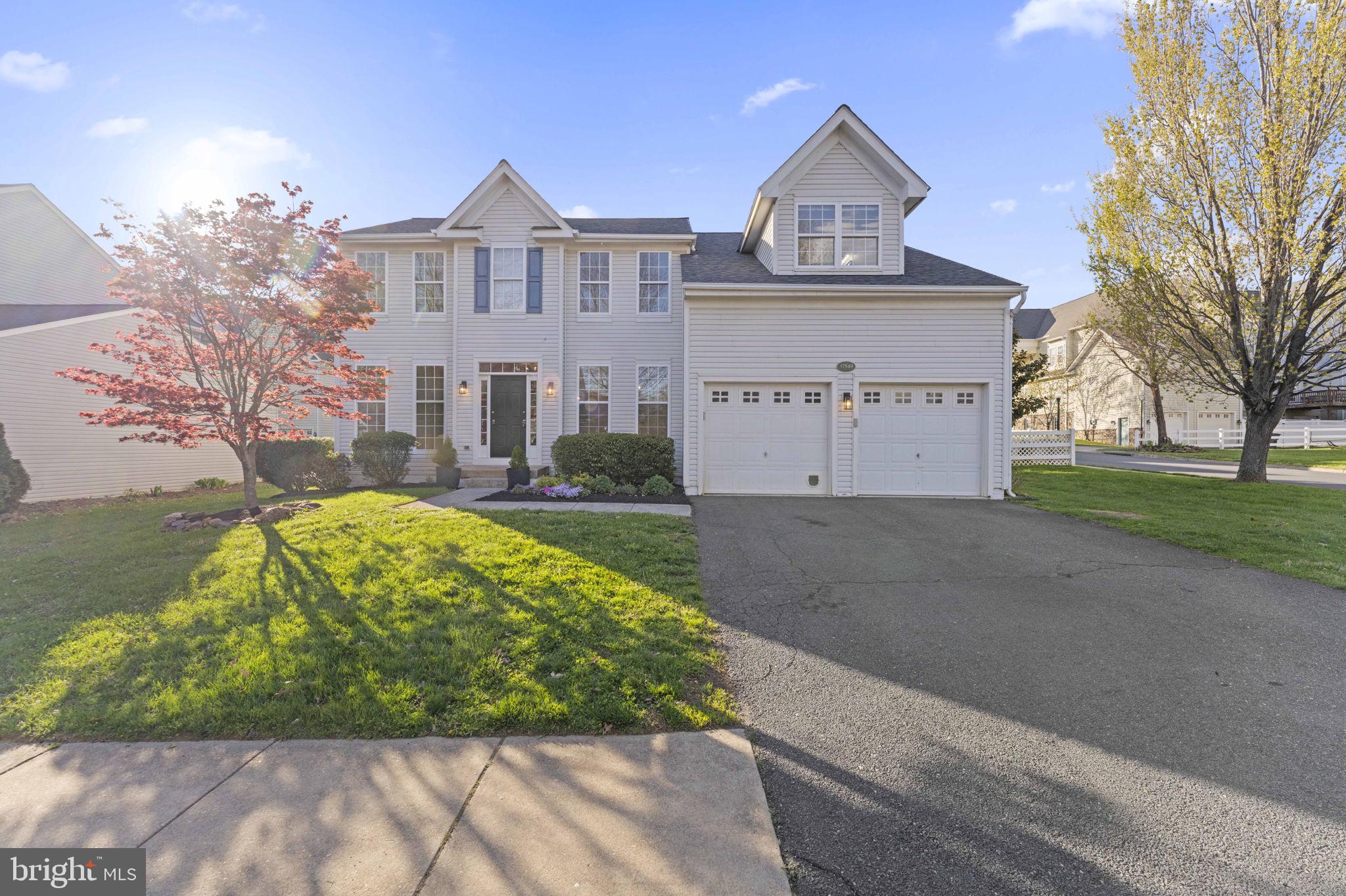 LAKE POINT - Residential