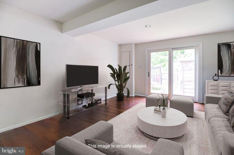 NEWINGTON FOREST - Residential