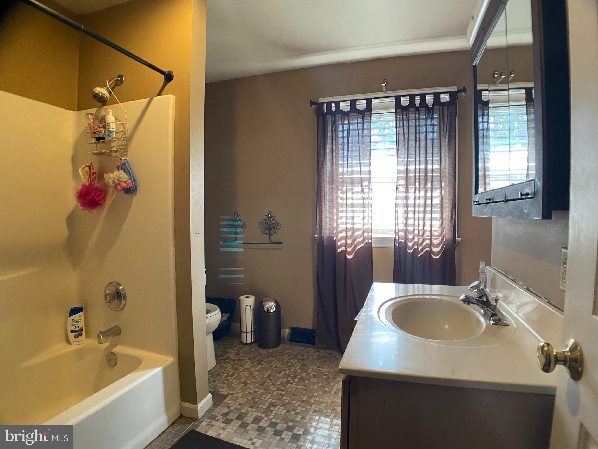 SOUTH WEST LANCASTER - Residential