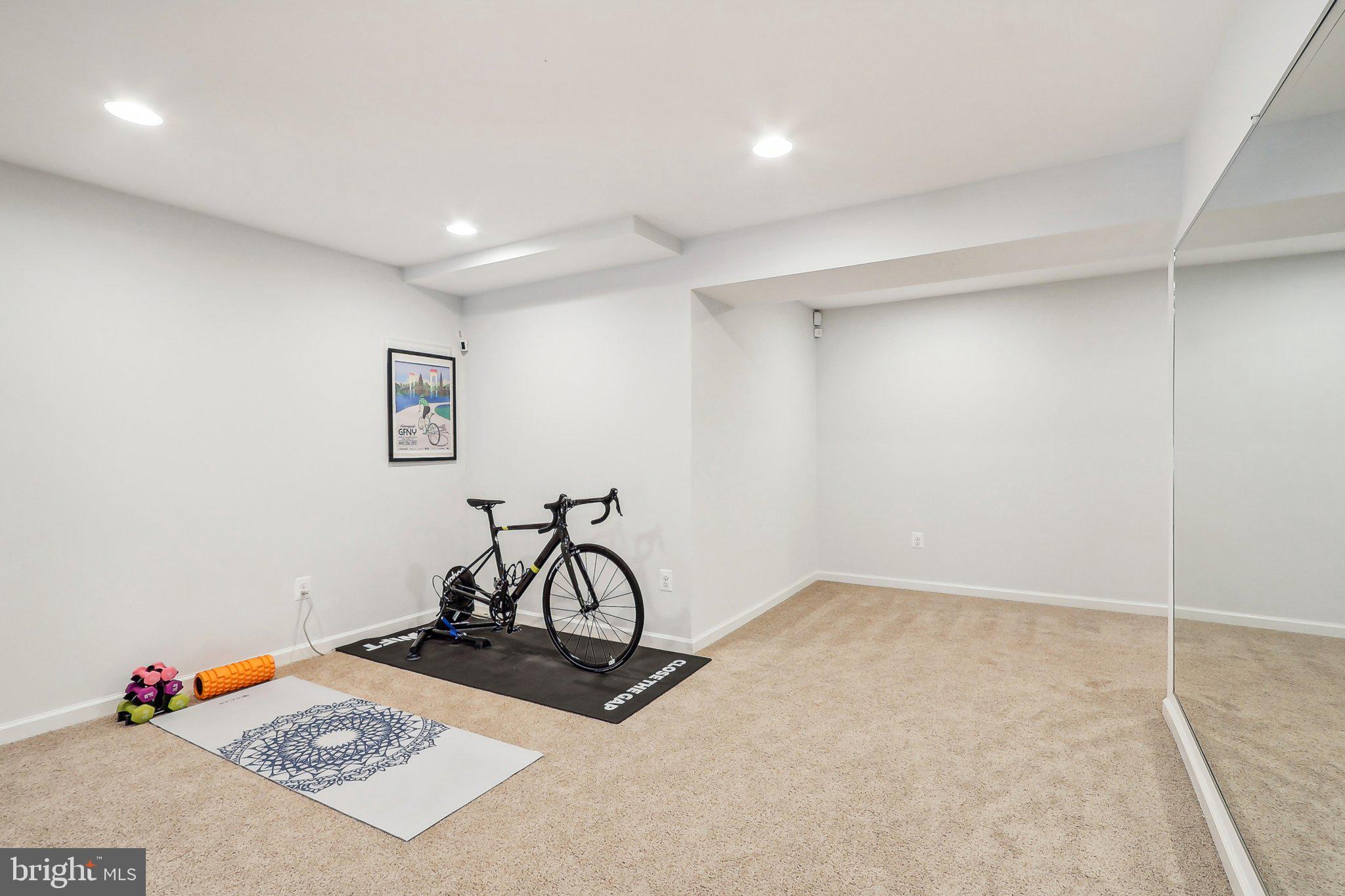 MCLEAN MEADOWS - Residential