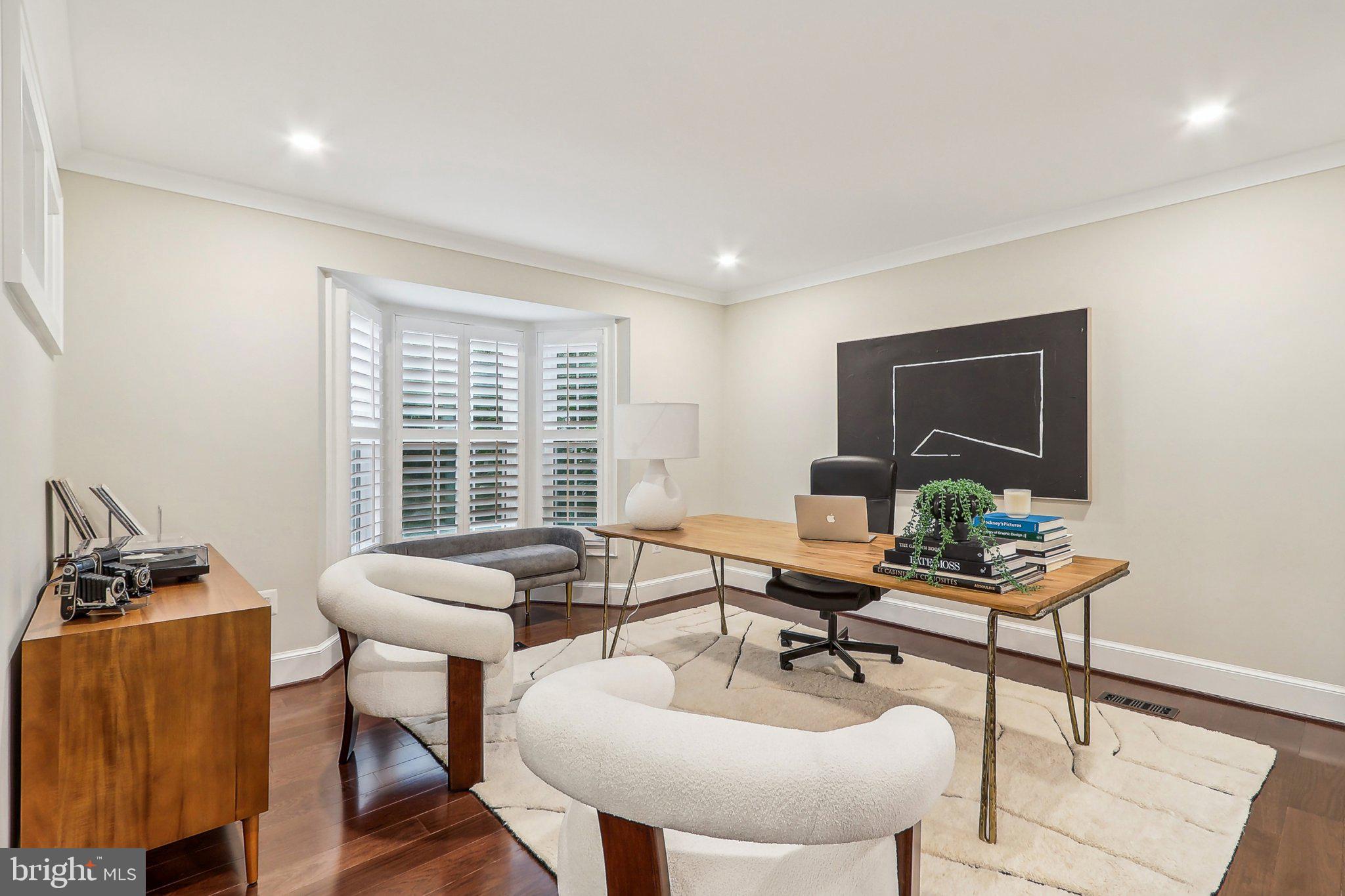 MCLEAN MEADOWS - Residential
