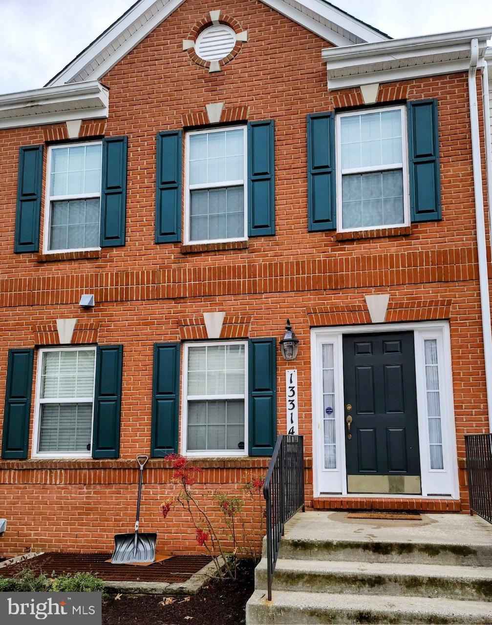 Charming bungalow in the heart of Clarksburg! 2 bedrooms 2 bathrooms, conveniently located near major commuter routes, shopping, & dining! Available for rent on or around 3/1/25.