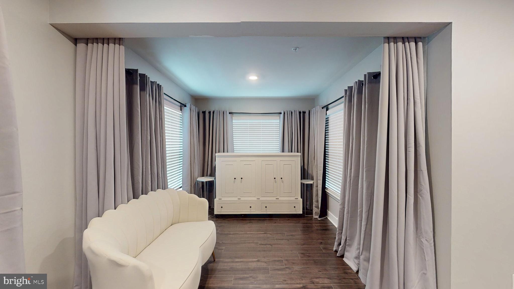 TANYARD SHORES - Residential