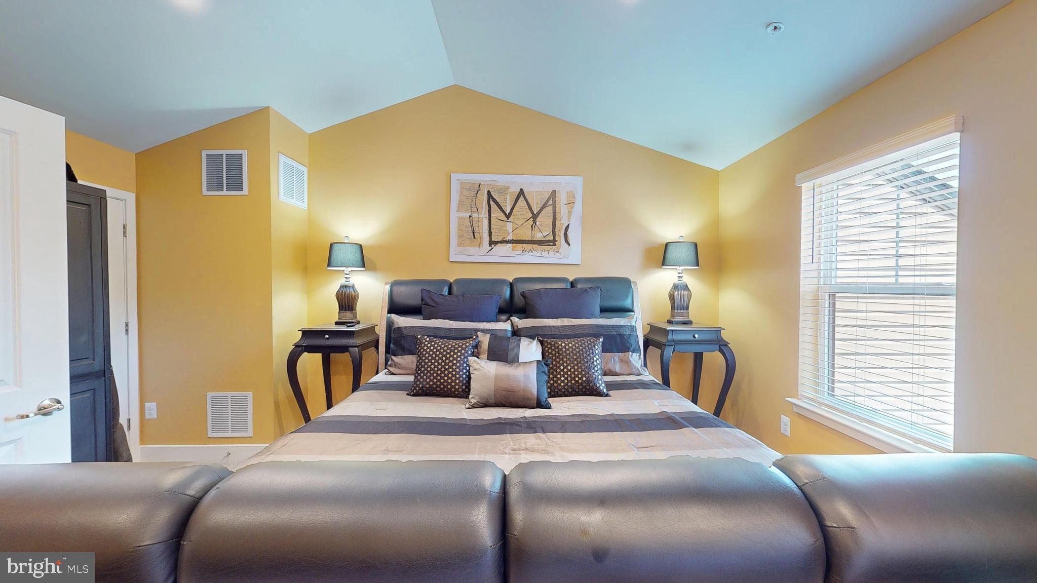 TANYARD SHORES - Residential