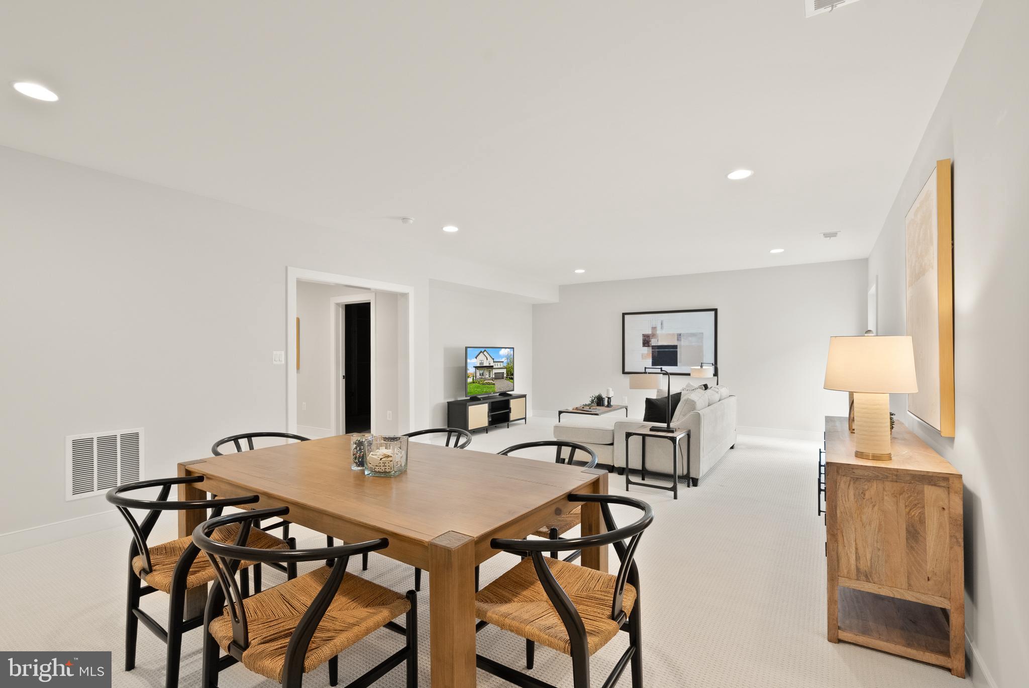 VIENNA WOODS - Residential