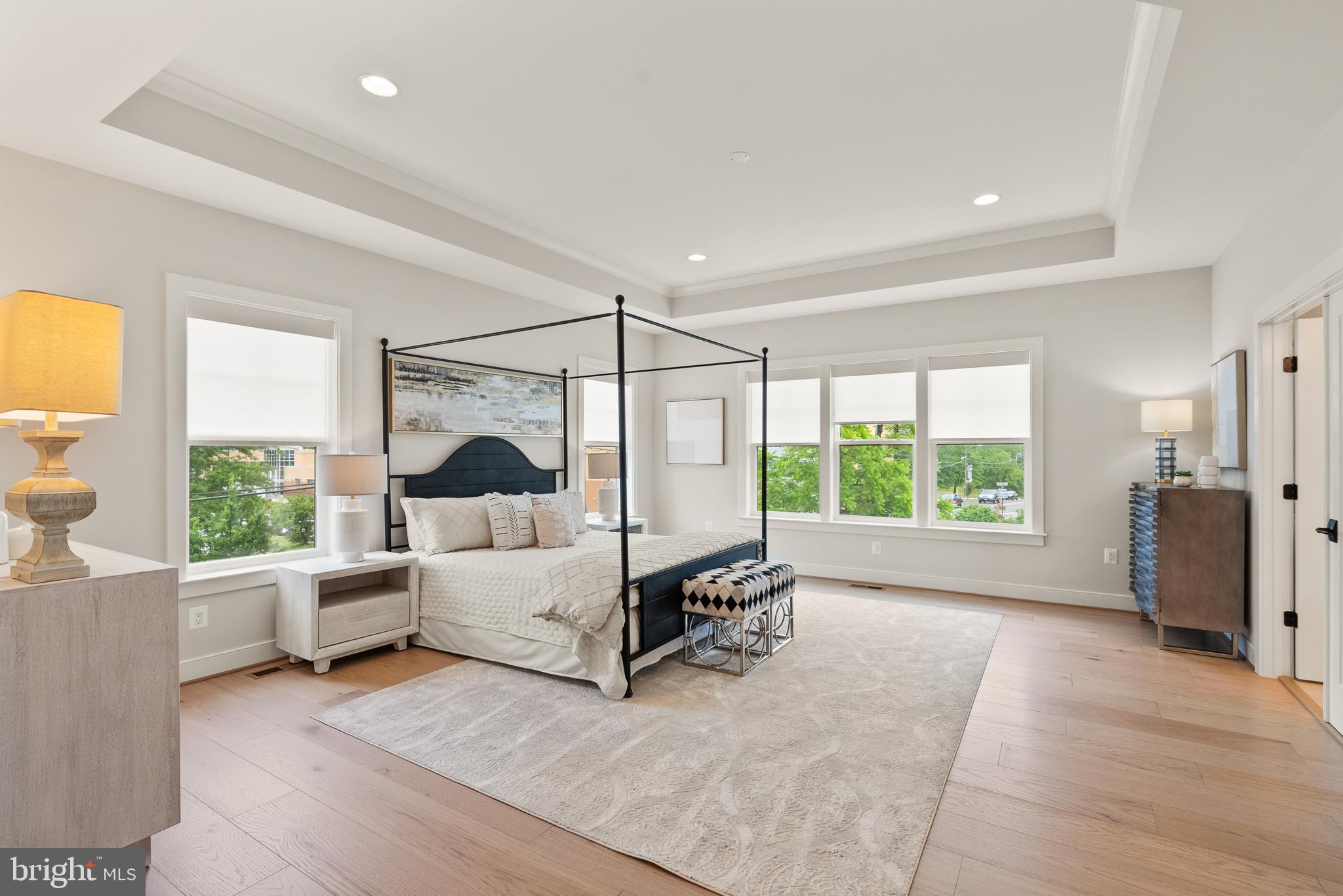 VIENNA WOODS - Residential