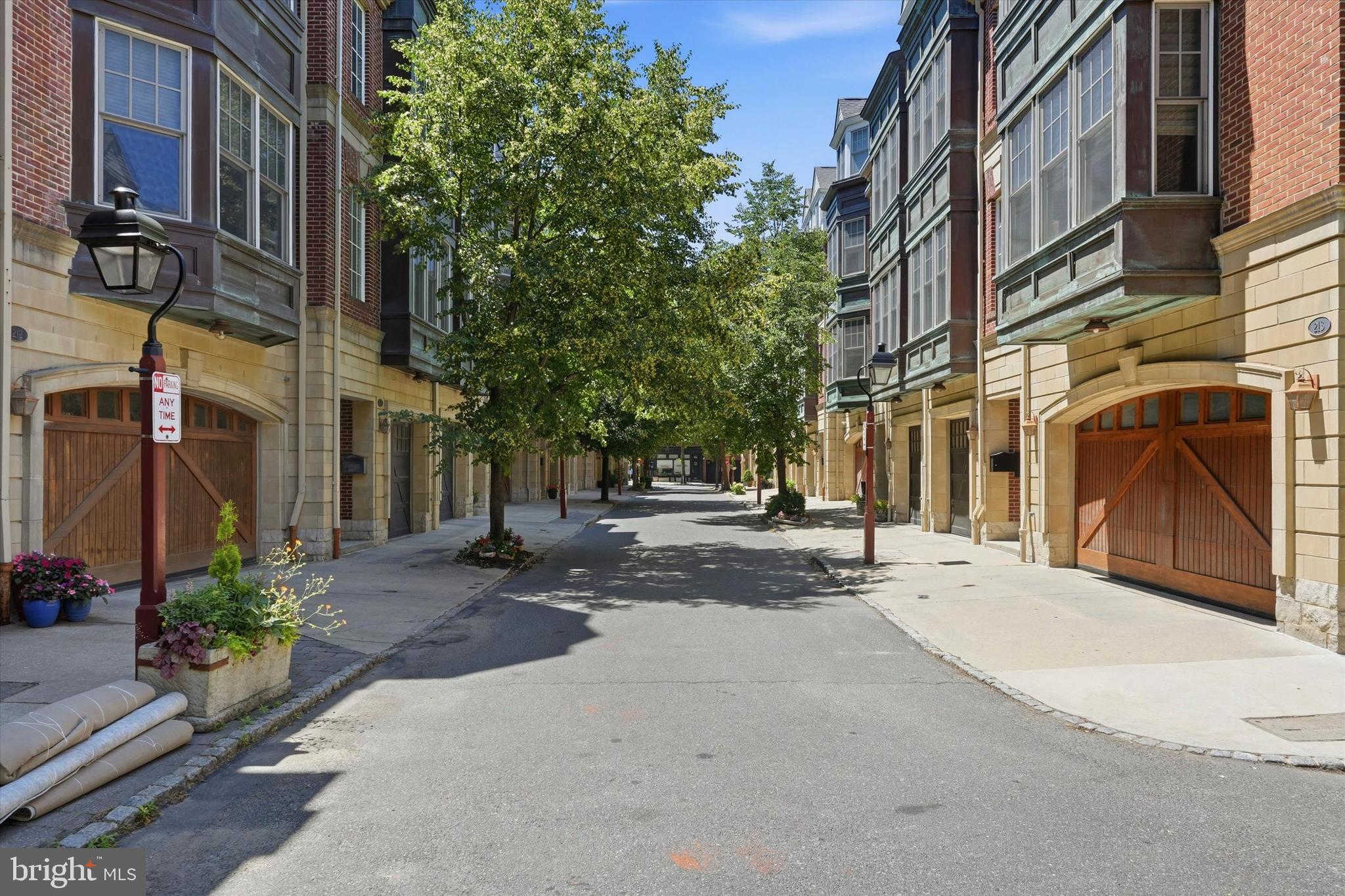 SOCIETY HILL - Residential