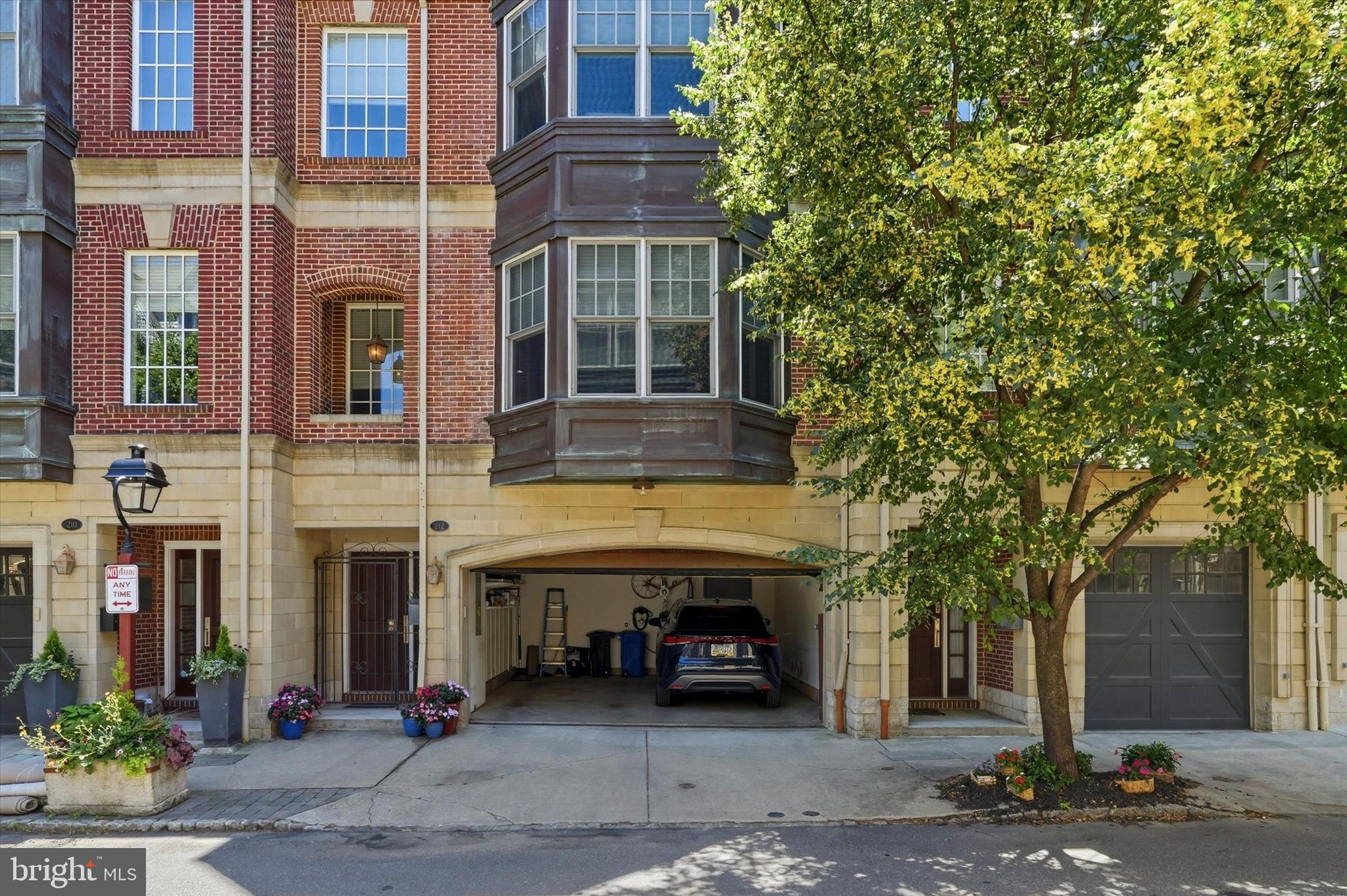 SOCIETY HILL - Residential