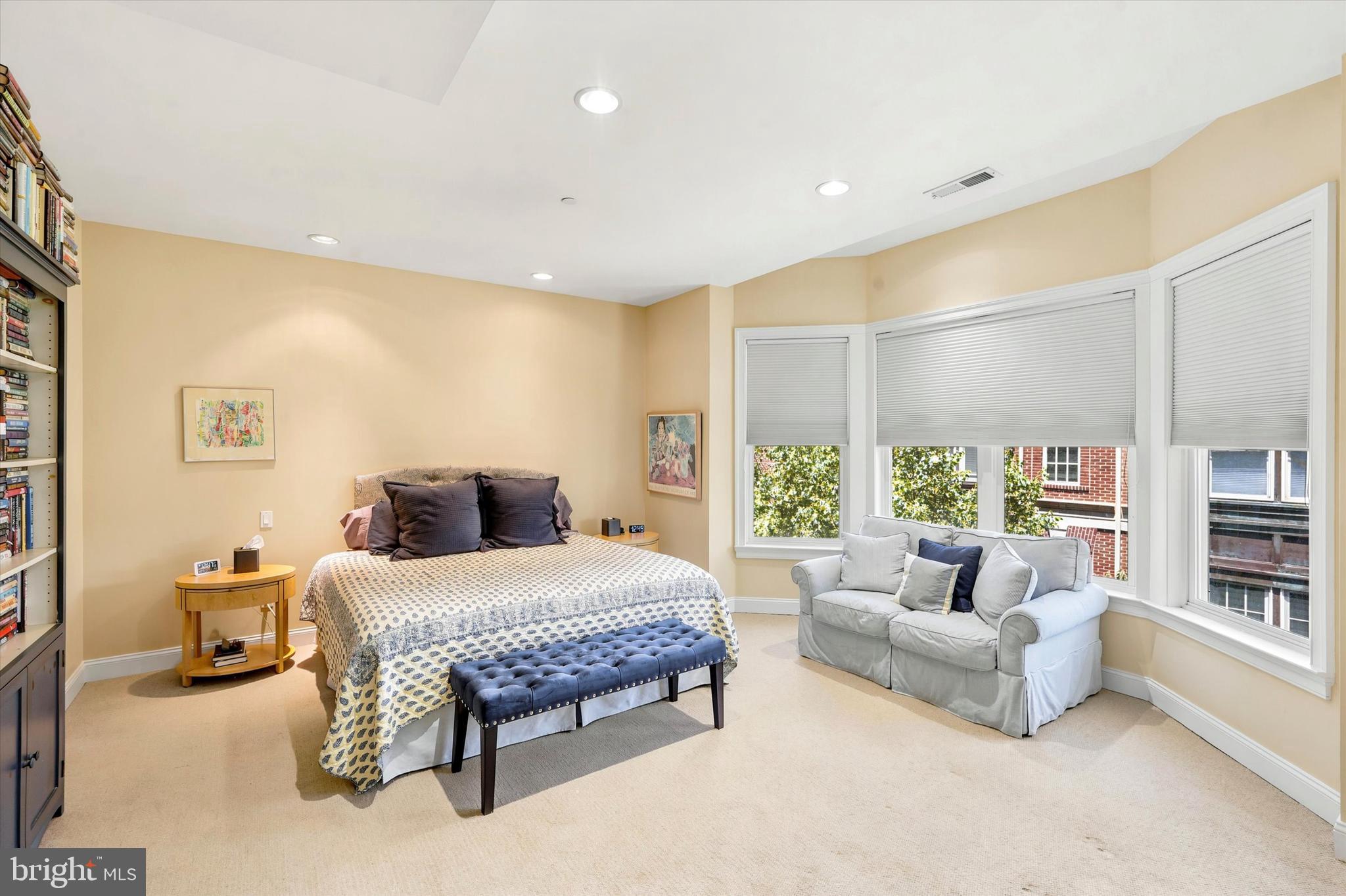 SOCIETY HILL - Residential