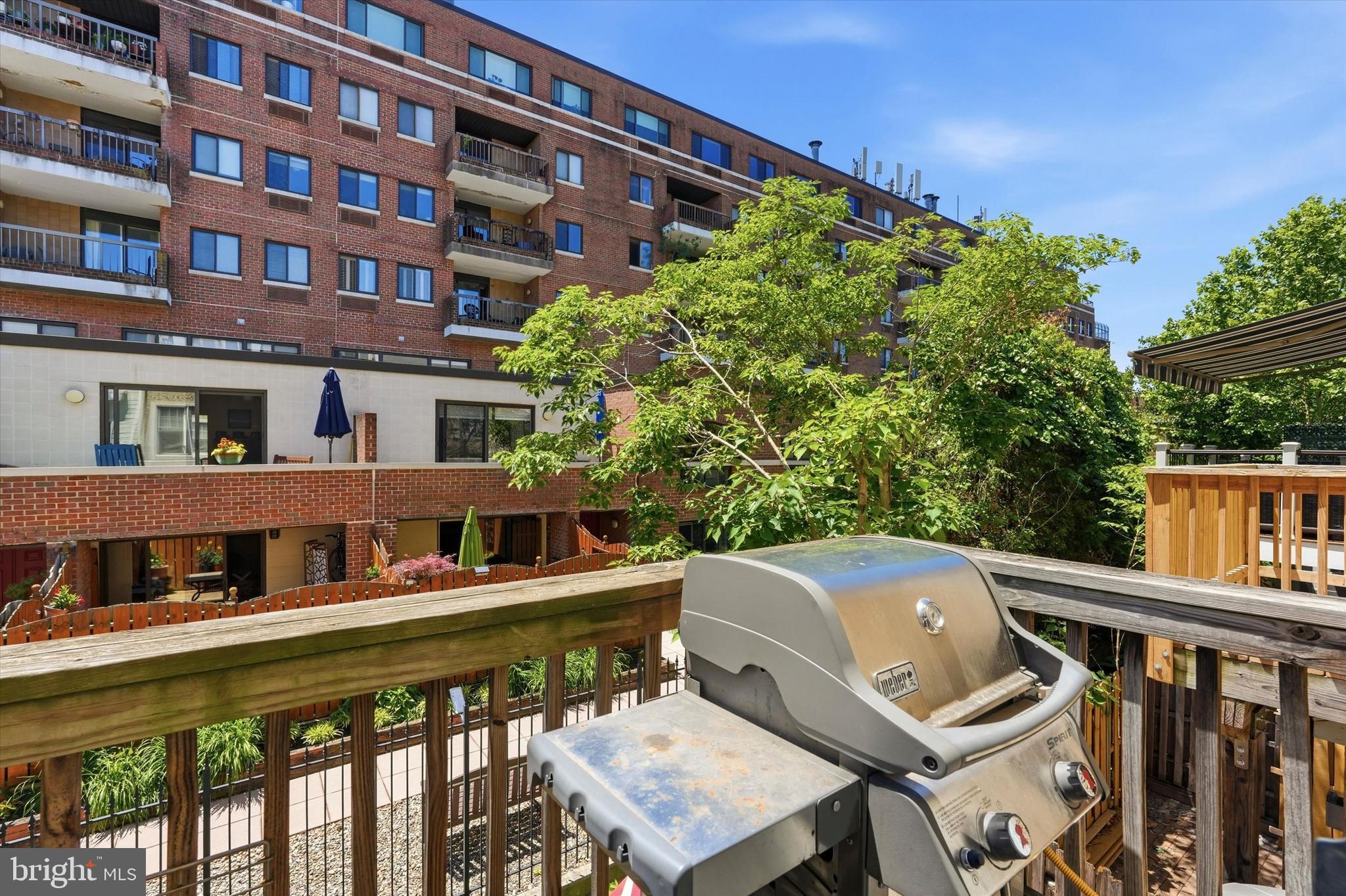 SOCIETY HILL - Residential