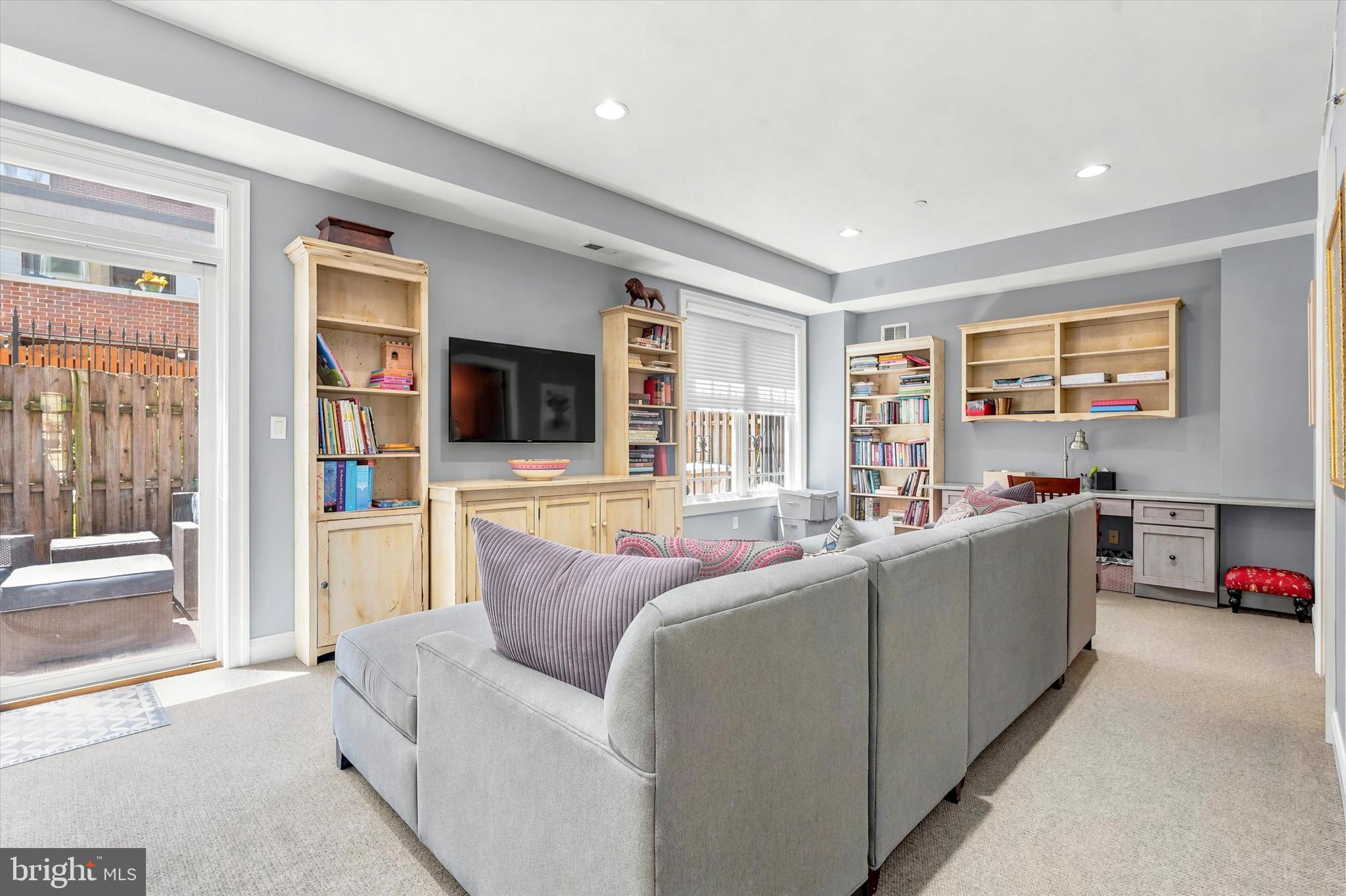 SOCIETY HILL - Residential