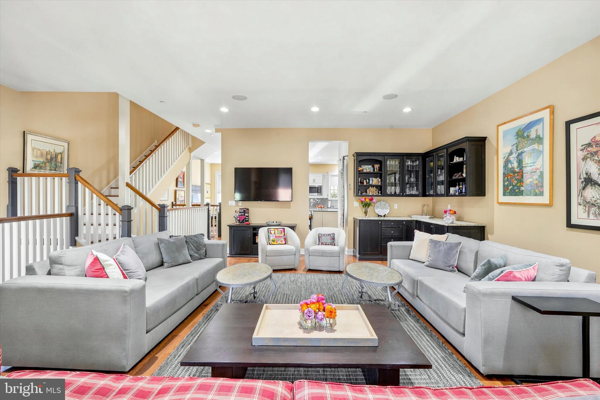 SOCIETY HILL - Residential