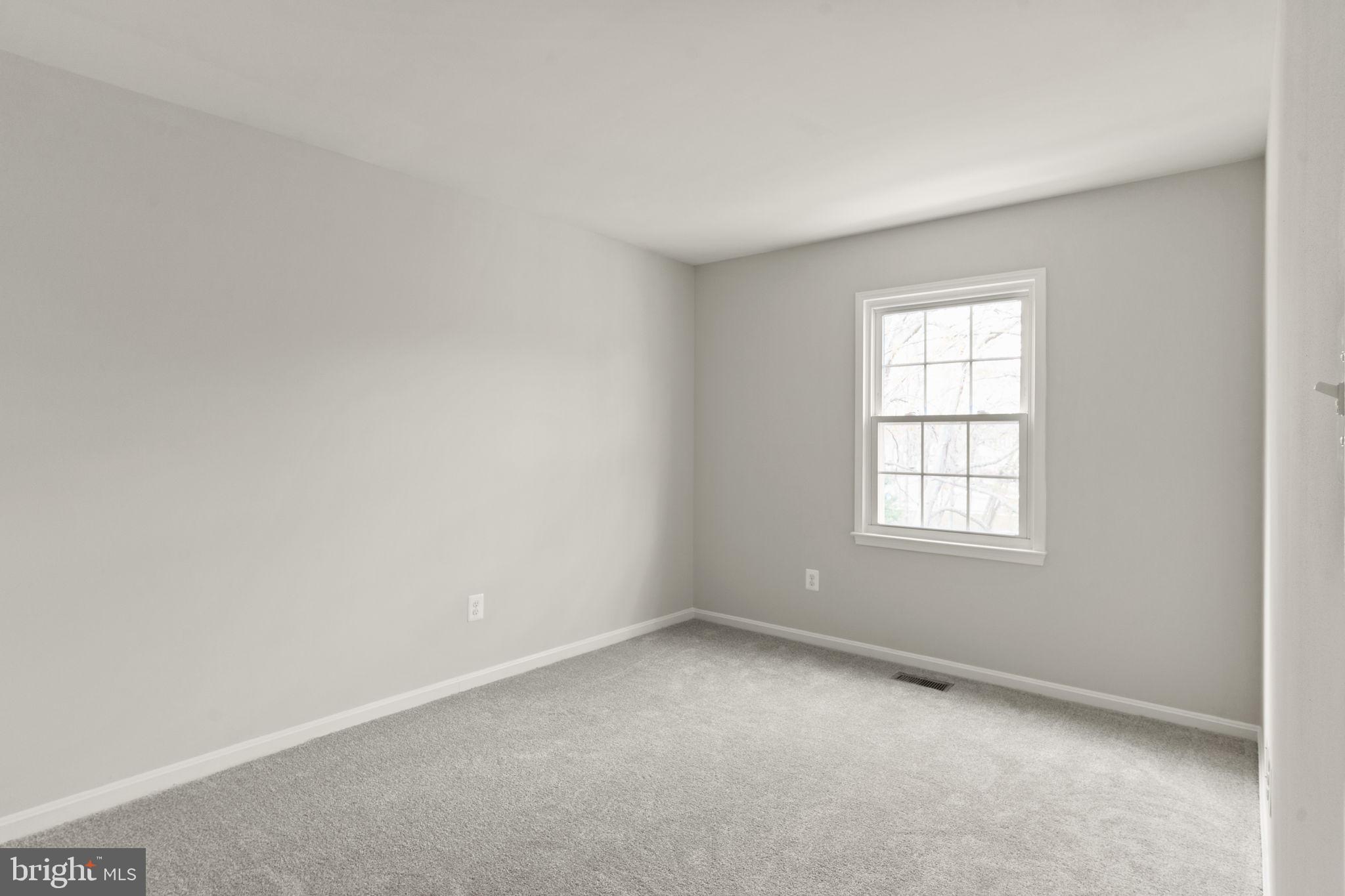 KEENE  MILL WOODS - Residential