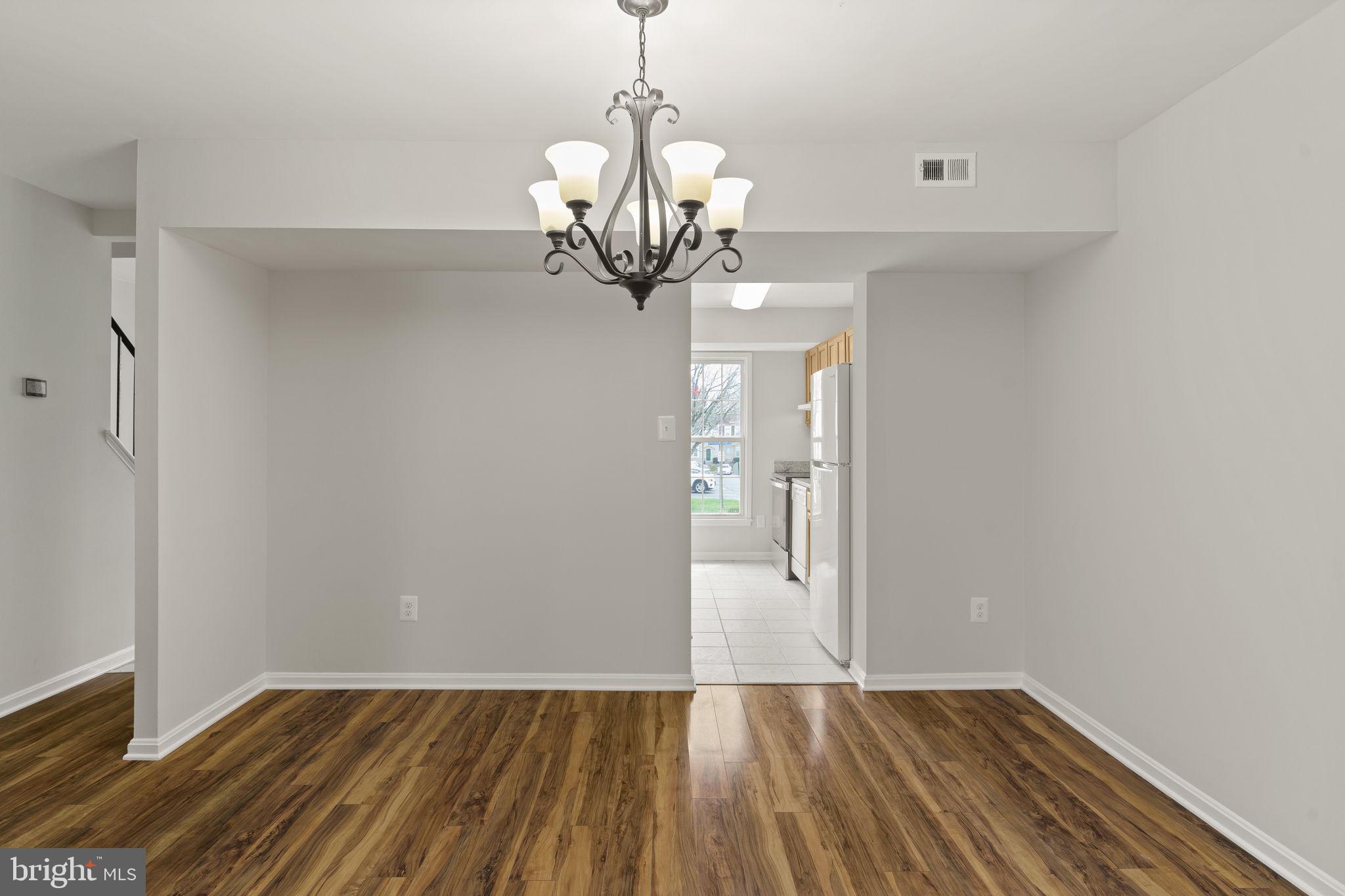 KEENE  MILL WOODS - Residential