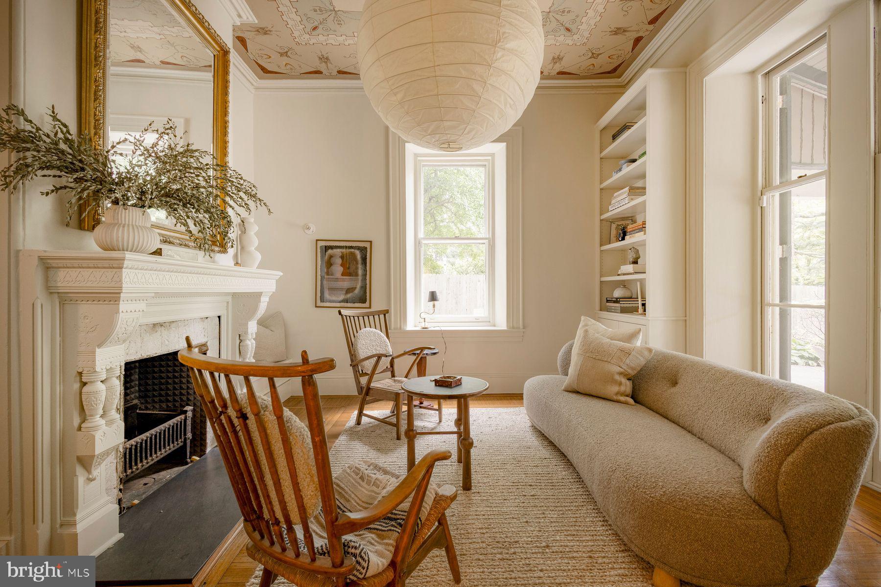 CHESTNUT HILL - Residential