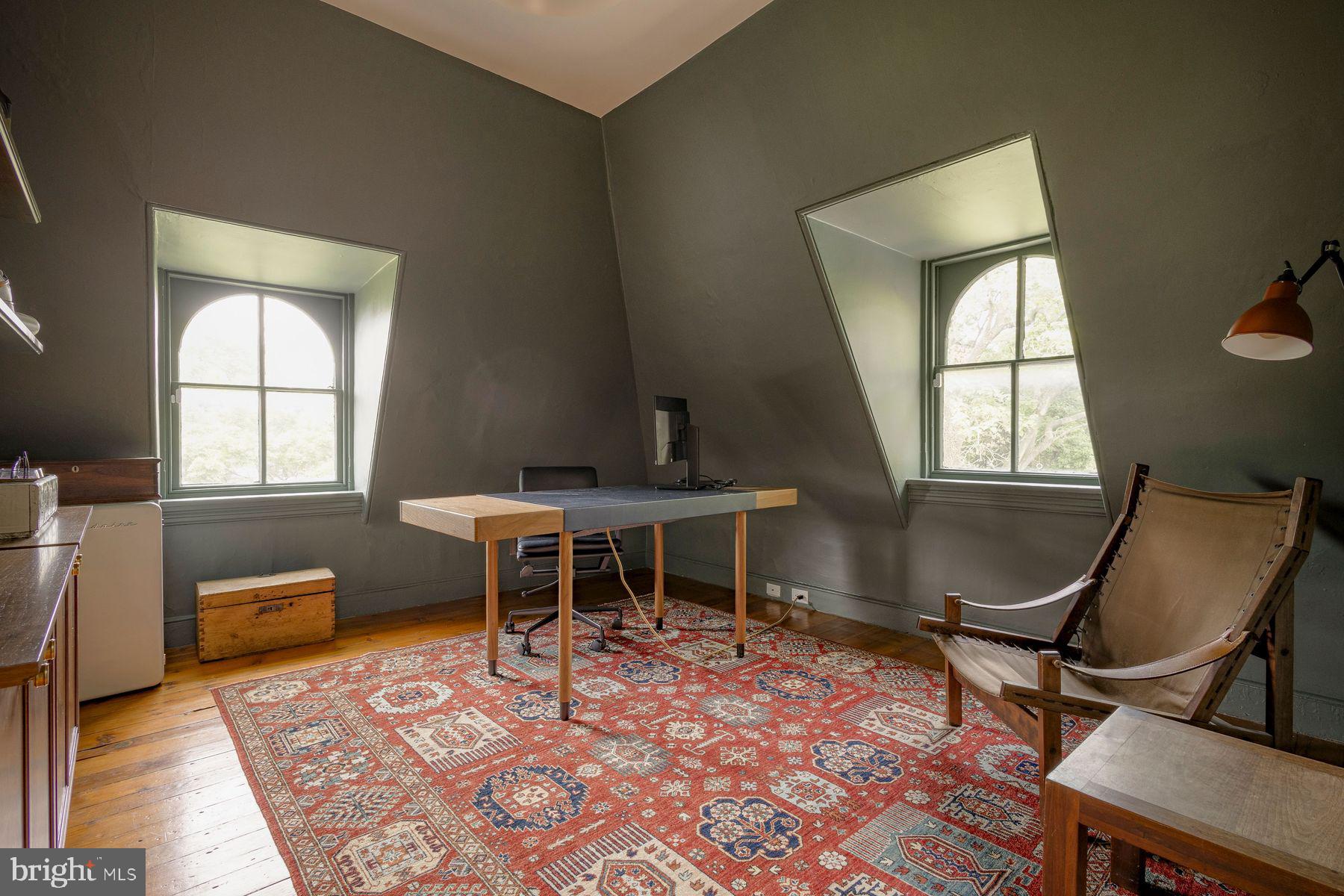 CHESTNUT HILL - Residential