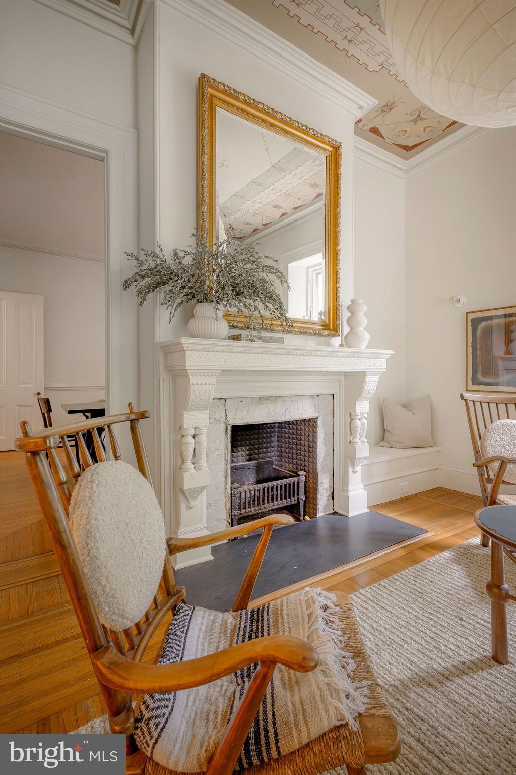 CHESTNUT HILL - Residential