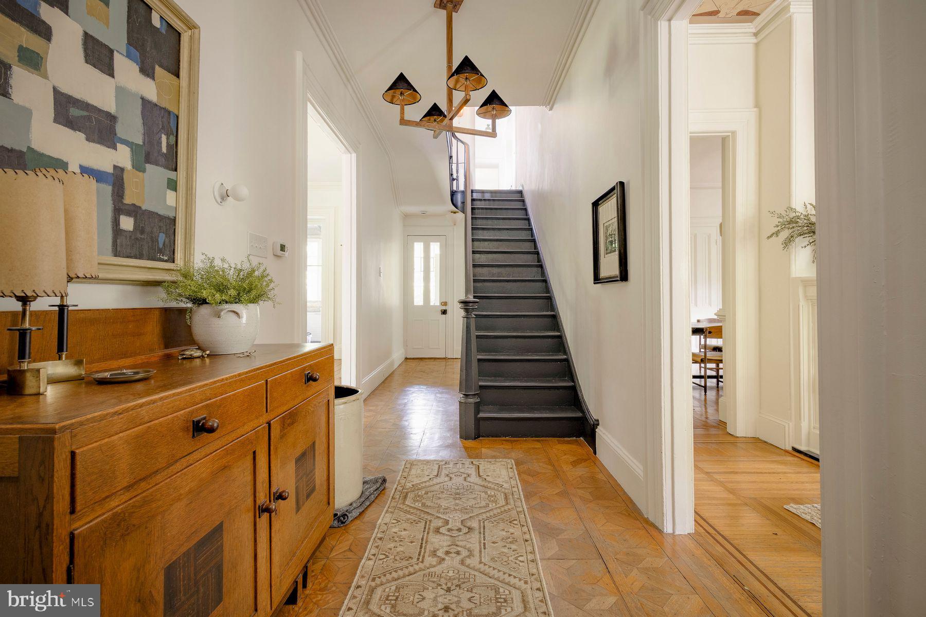 CHESTNUT HILL - Residential