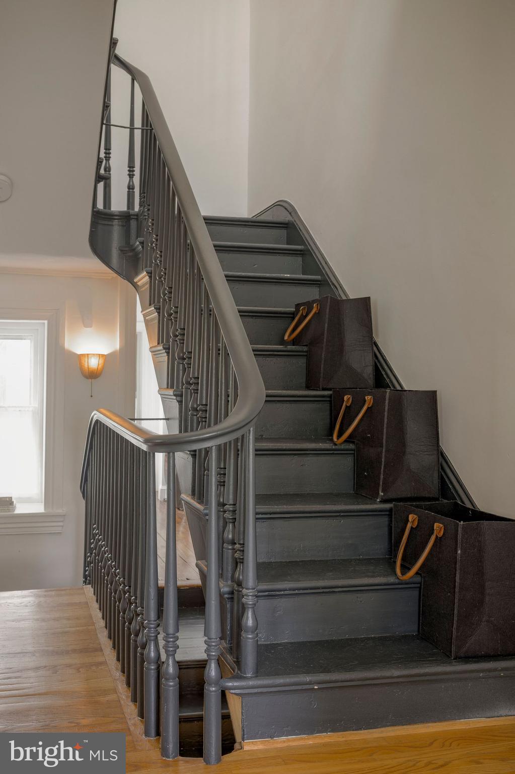 CHESTNUT HILL - Residential