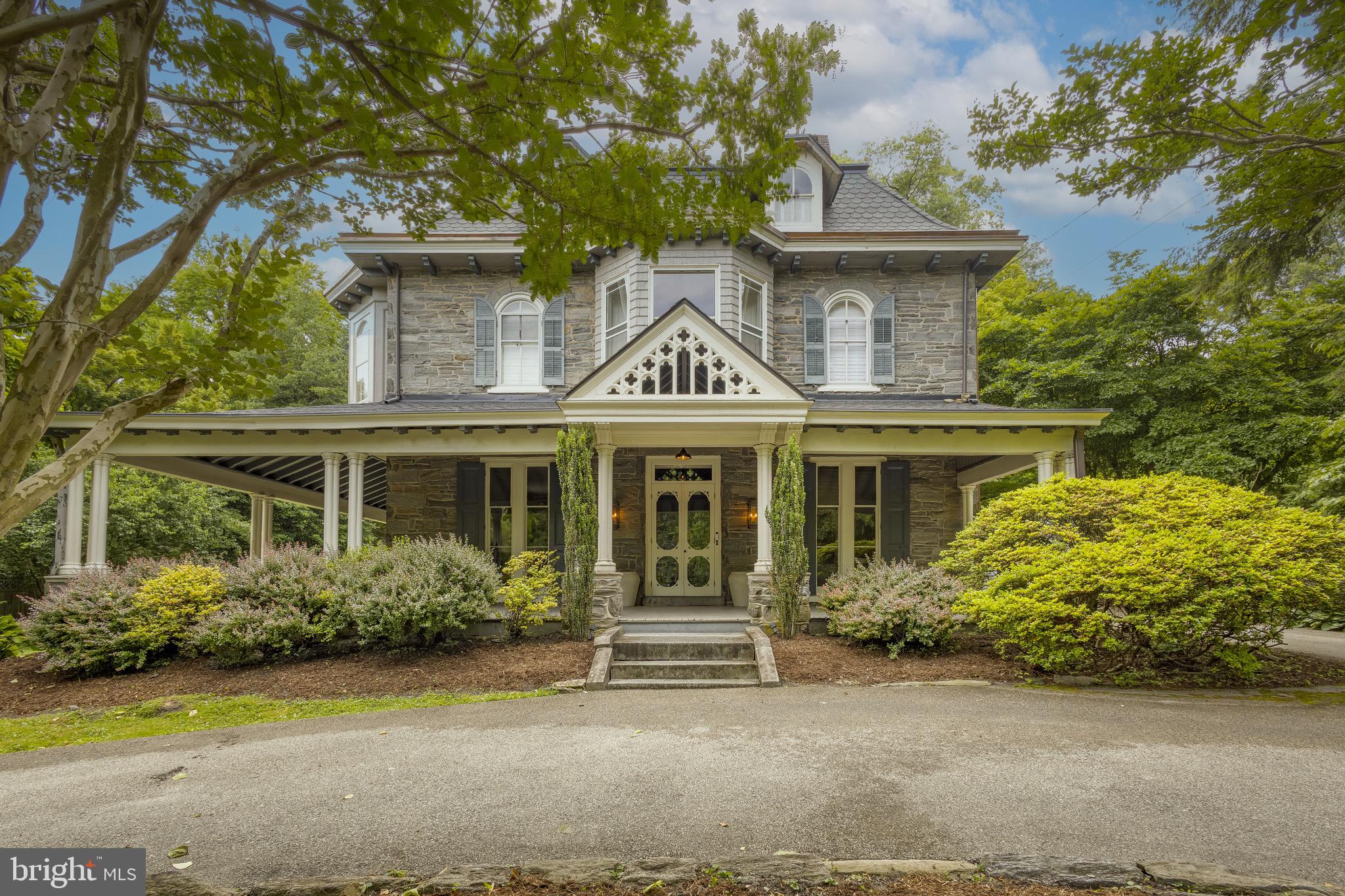 CHESTNUT HILL - Residential
